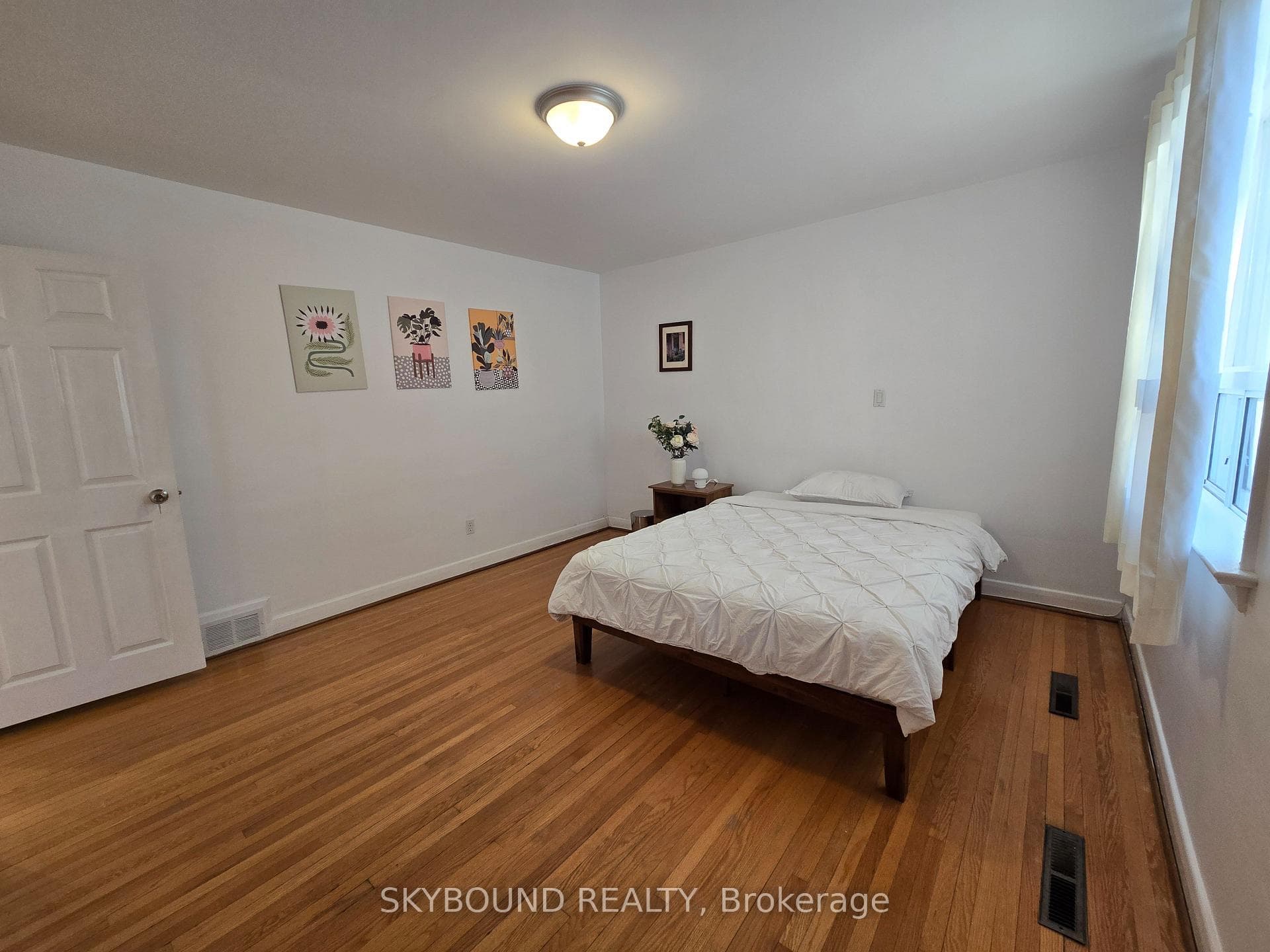 68 Monkton Avenue photo 17