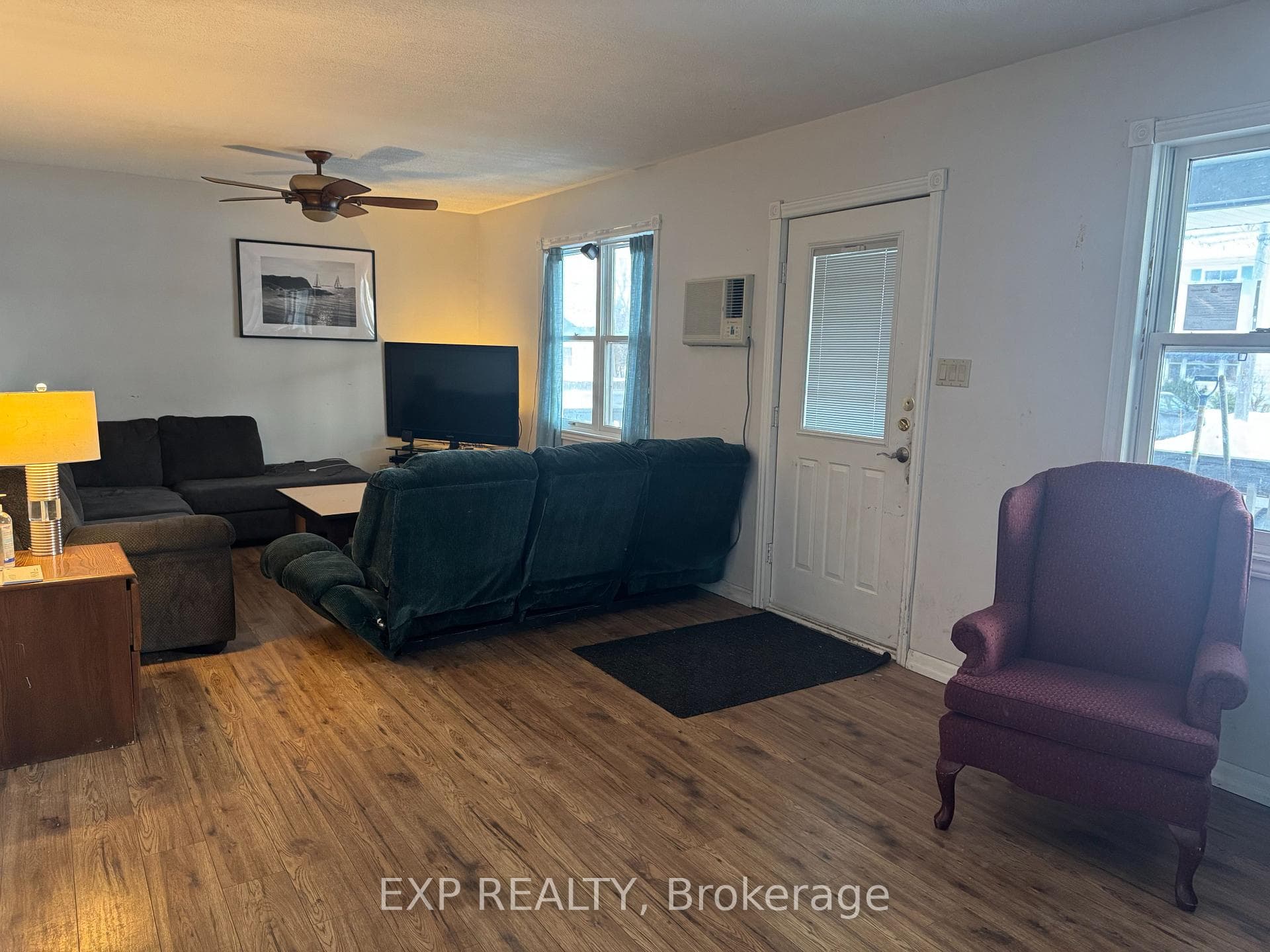 612 Romaine Street photo 3