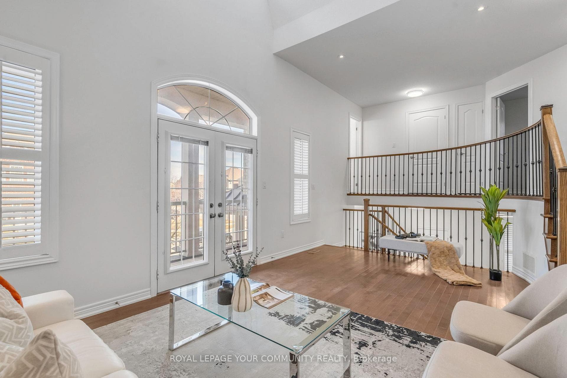 66 Jolana Crescent photo 23