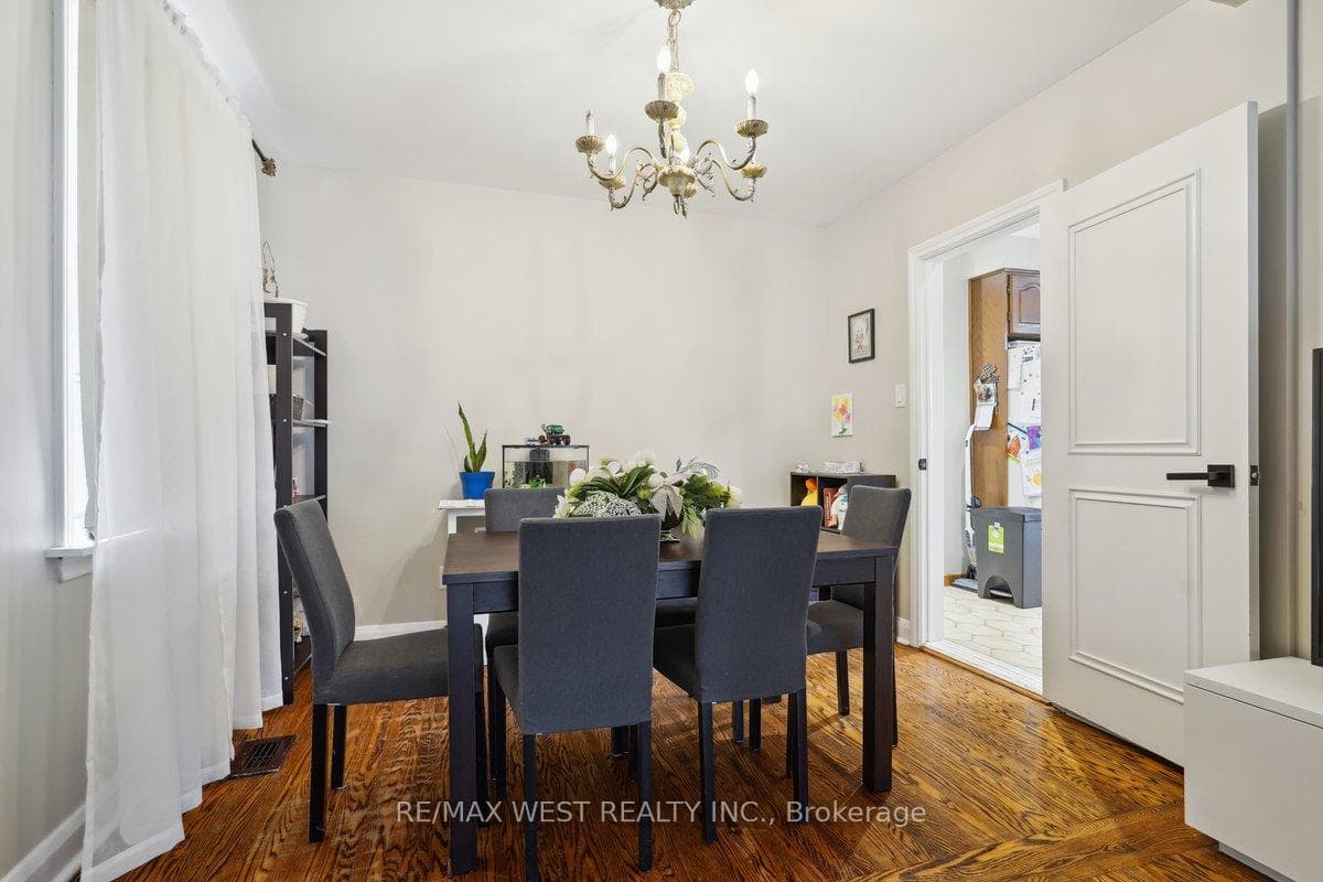 555 Silverthorn Avenue photo 3
