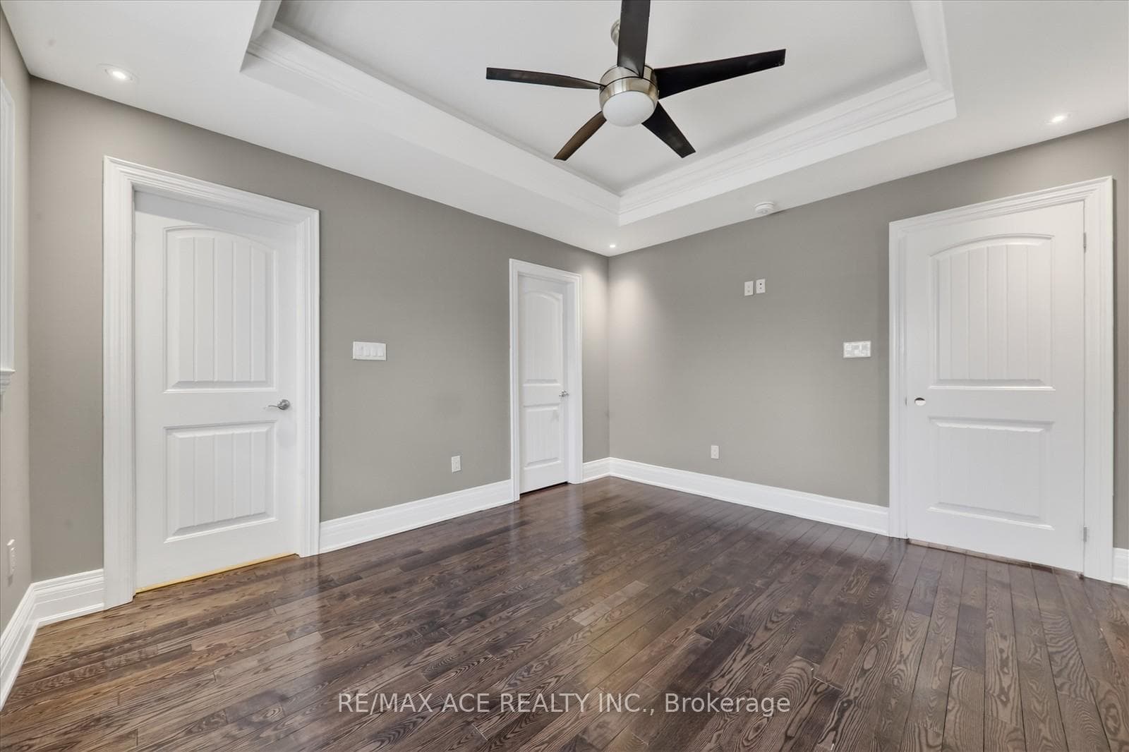 90 Colonial Avenue Unit Main photo 33