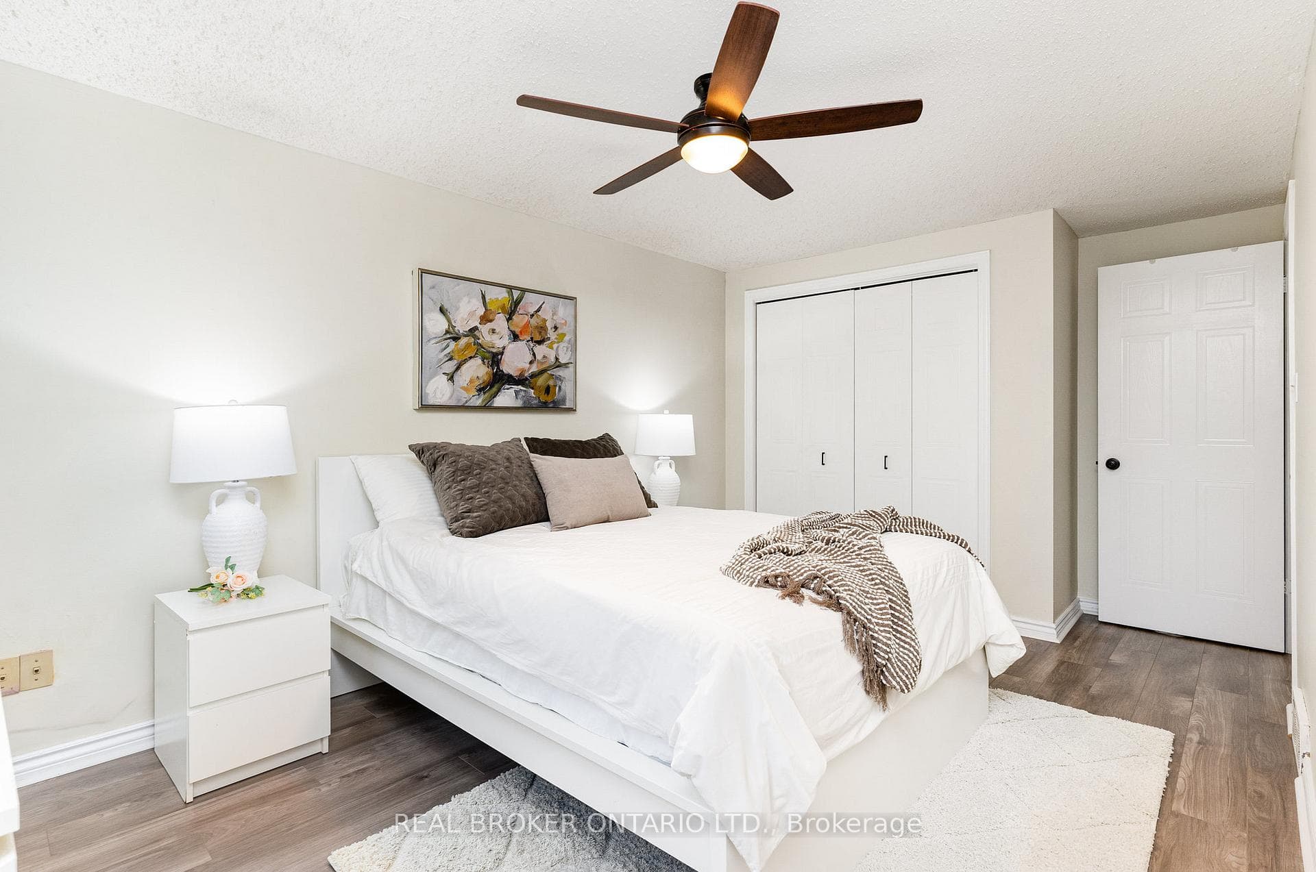 542 Drummerhill Crescent photo 12