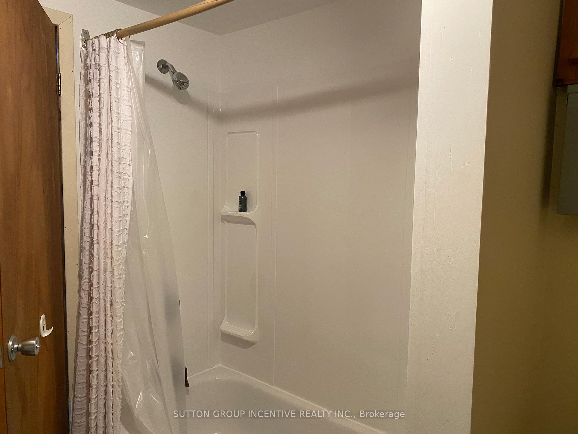 20 Shaw Crescent photo 14