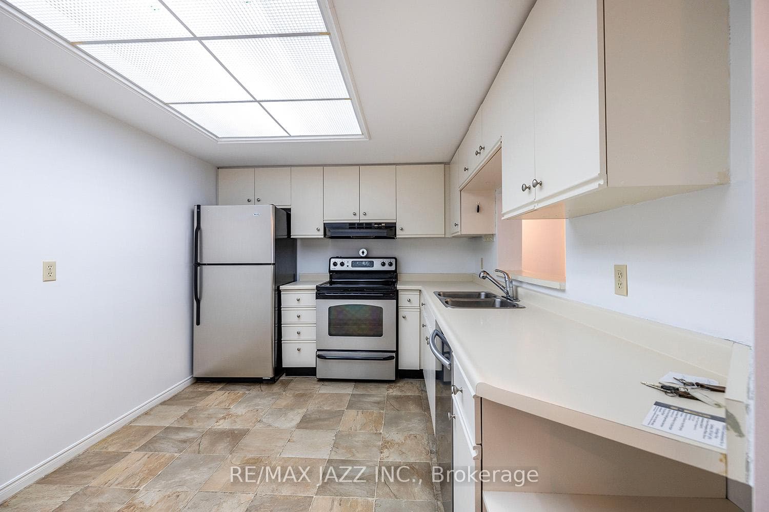 1 Heritage Way Unit 204 photo 19