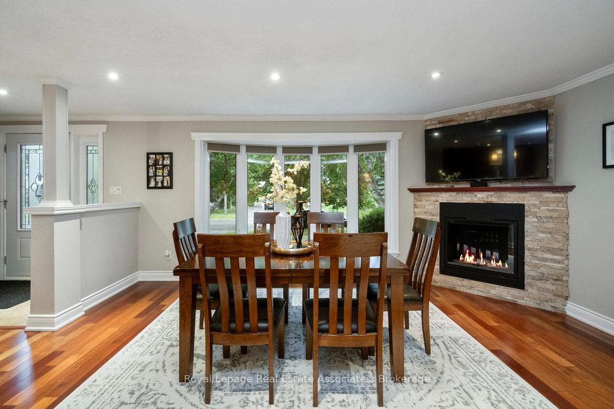 34 Irwin Crescent photo 12