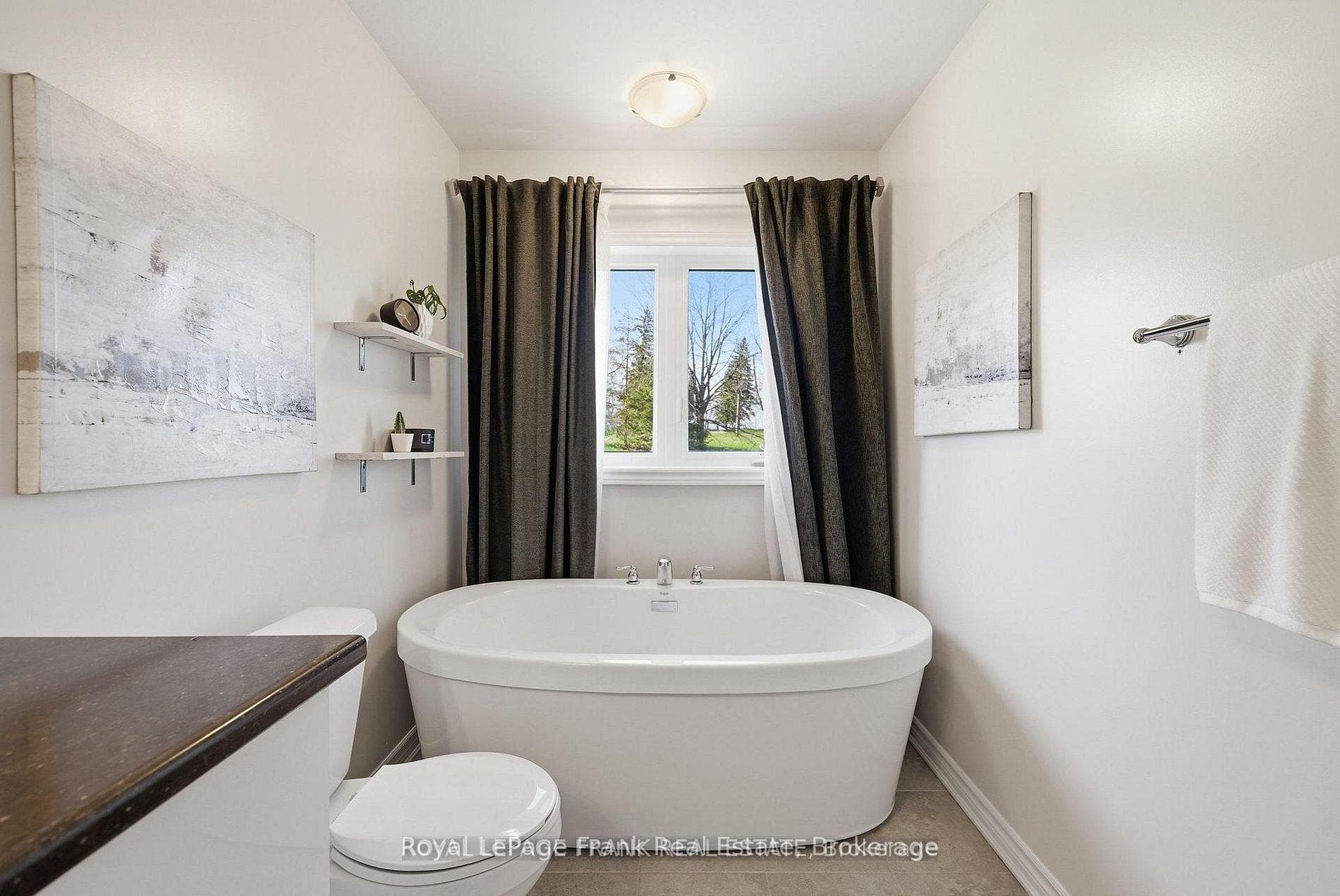 15 Highlands Boulevard photo 18