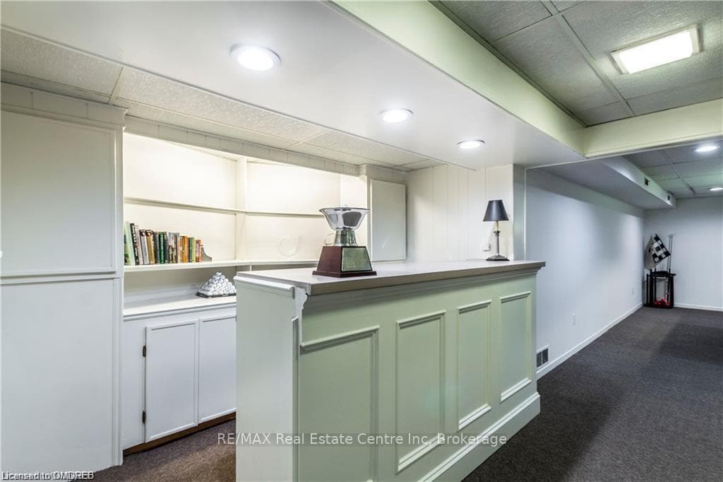 111 MCLAREN Road photo 31