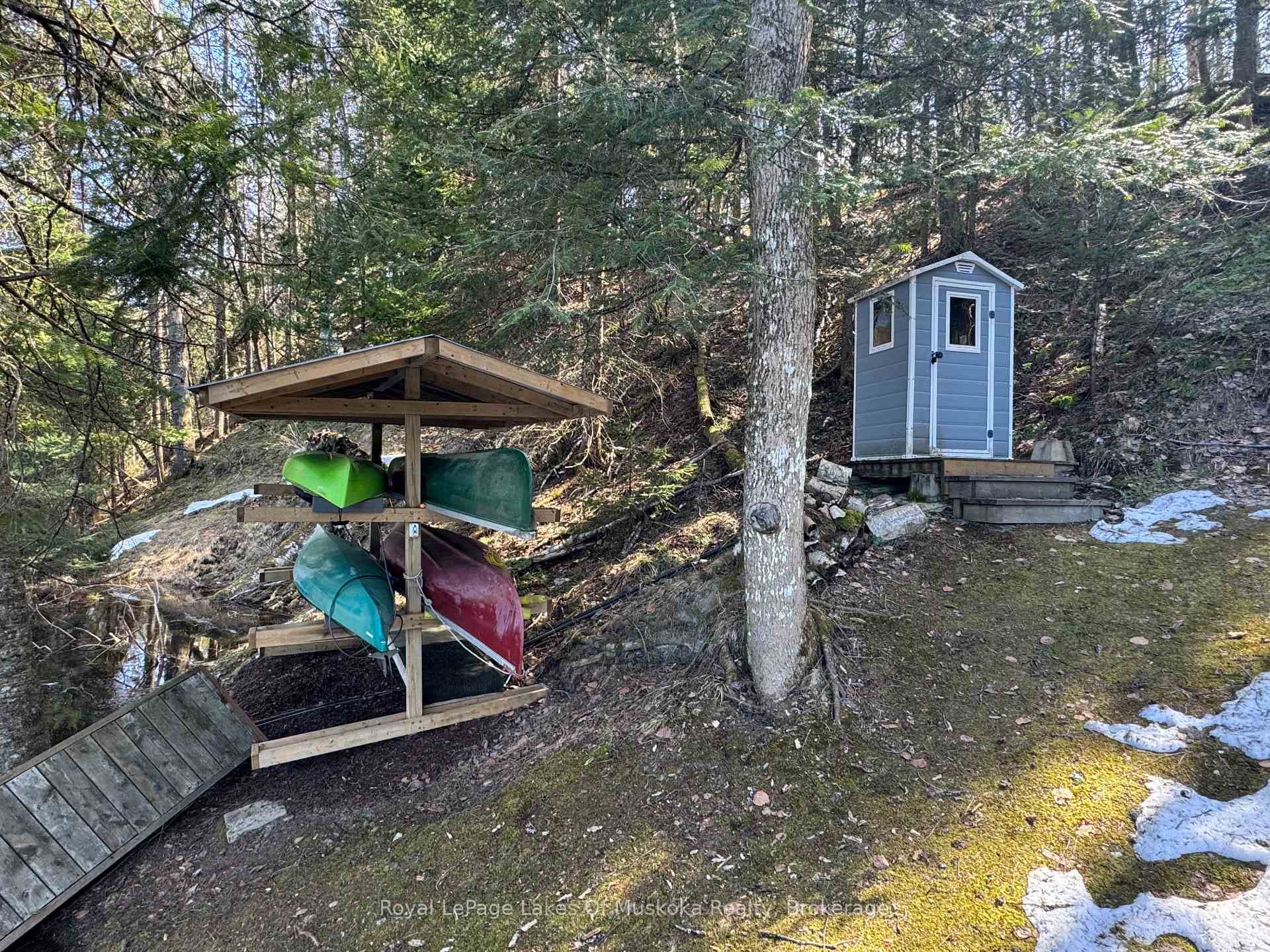 57 Hiawatha Drive photo 38