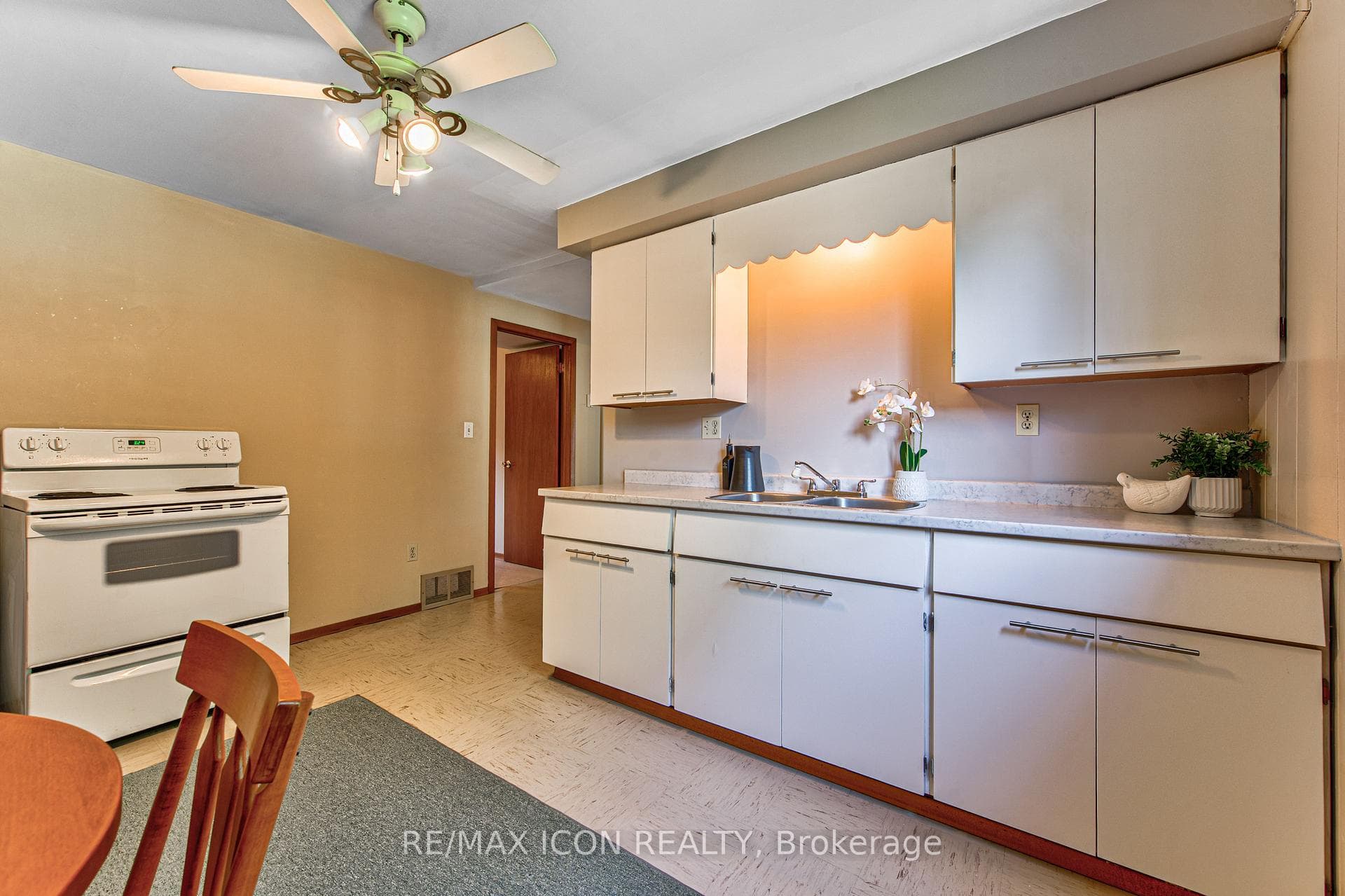 598 Glen Forrest Boulevard photo 40