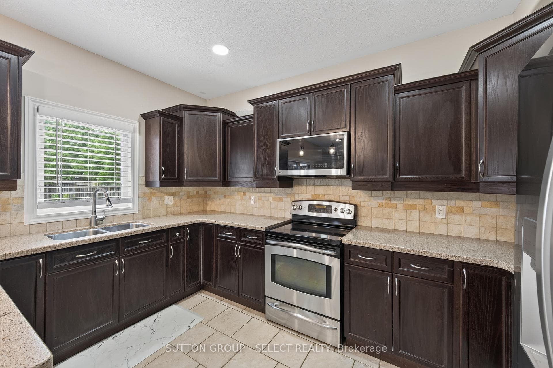 1388 Kains Woods Terrace photo 10