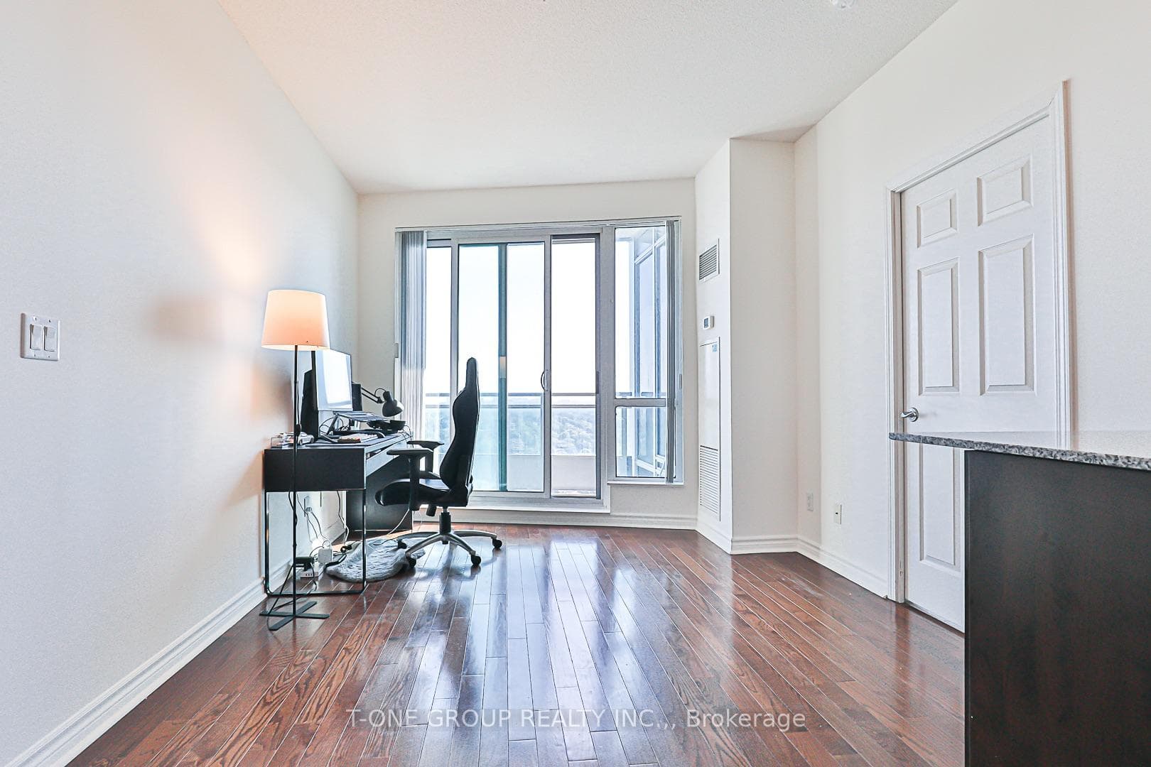 18 Holmes Avenue Unit 2102 photo 10