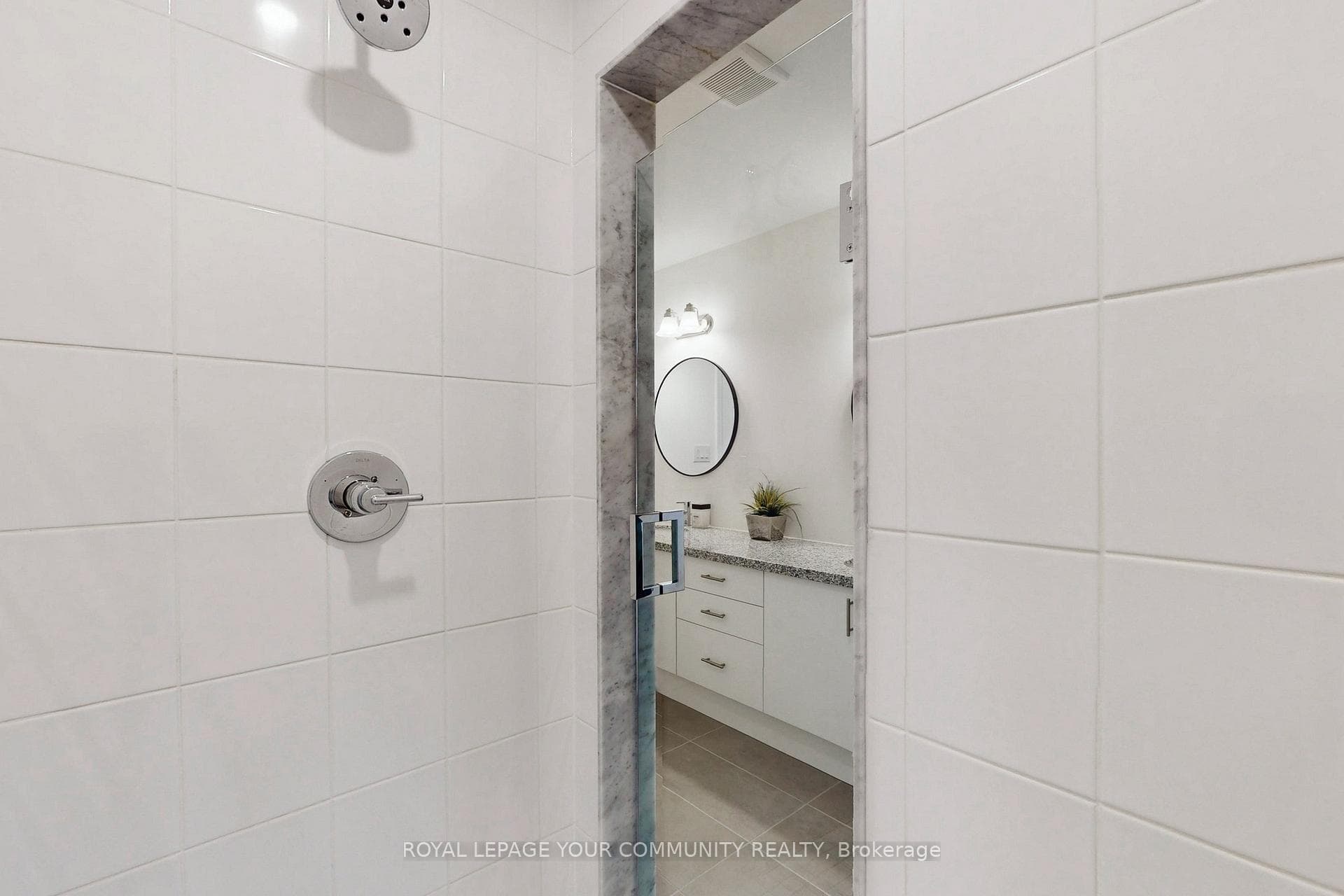 14 Northrop Avenue photo 26