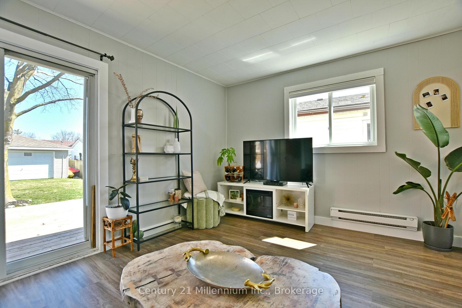 453 Birch Street photo 18