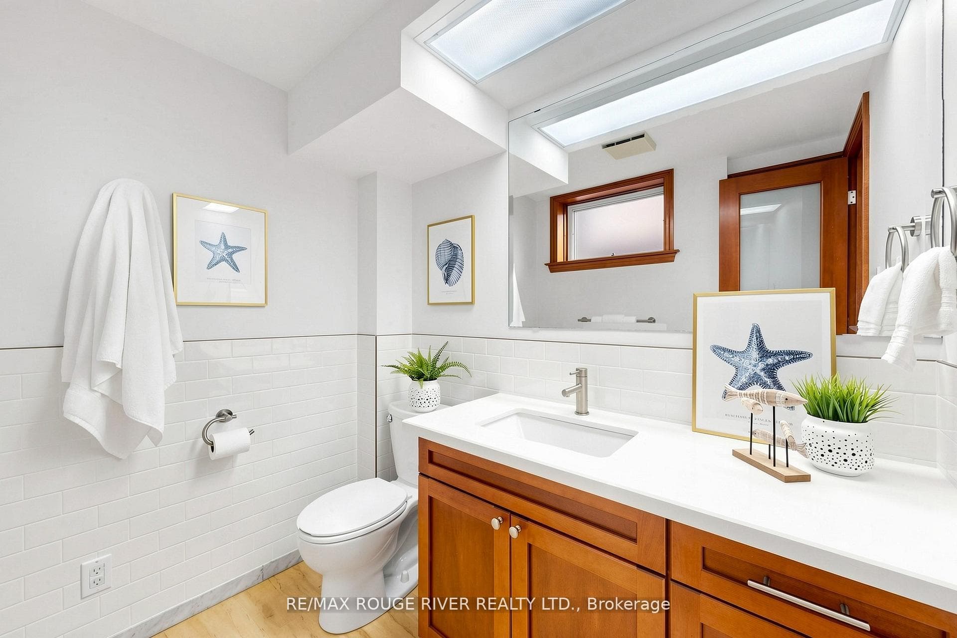 3 piece bath adjoining yoga room
