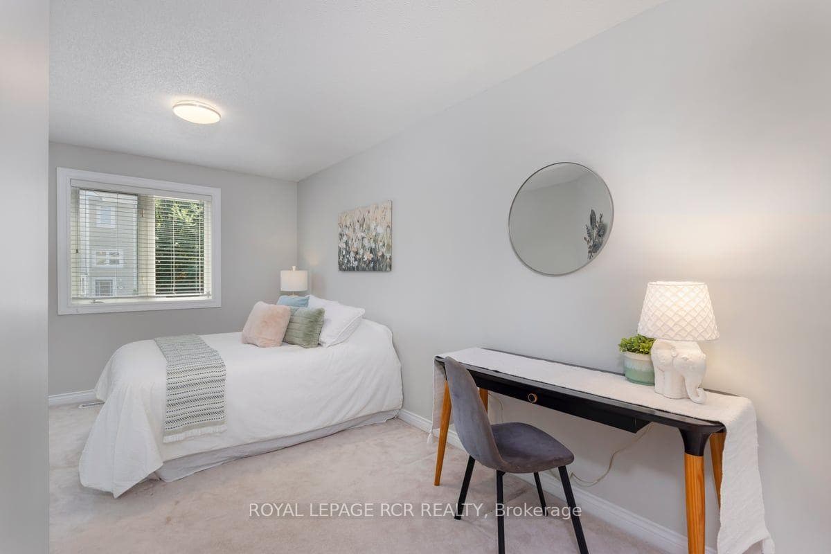 1065 On Bogart Circle photo 18