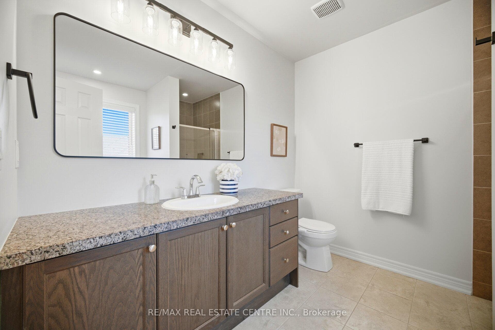 87 Bronson Terrace photo 30