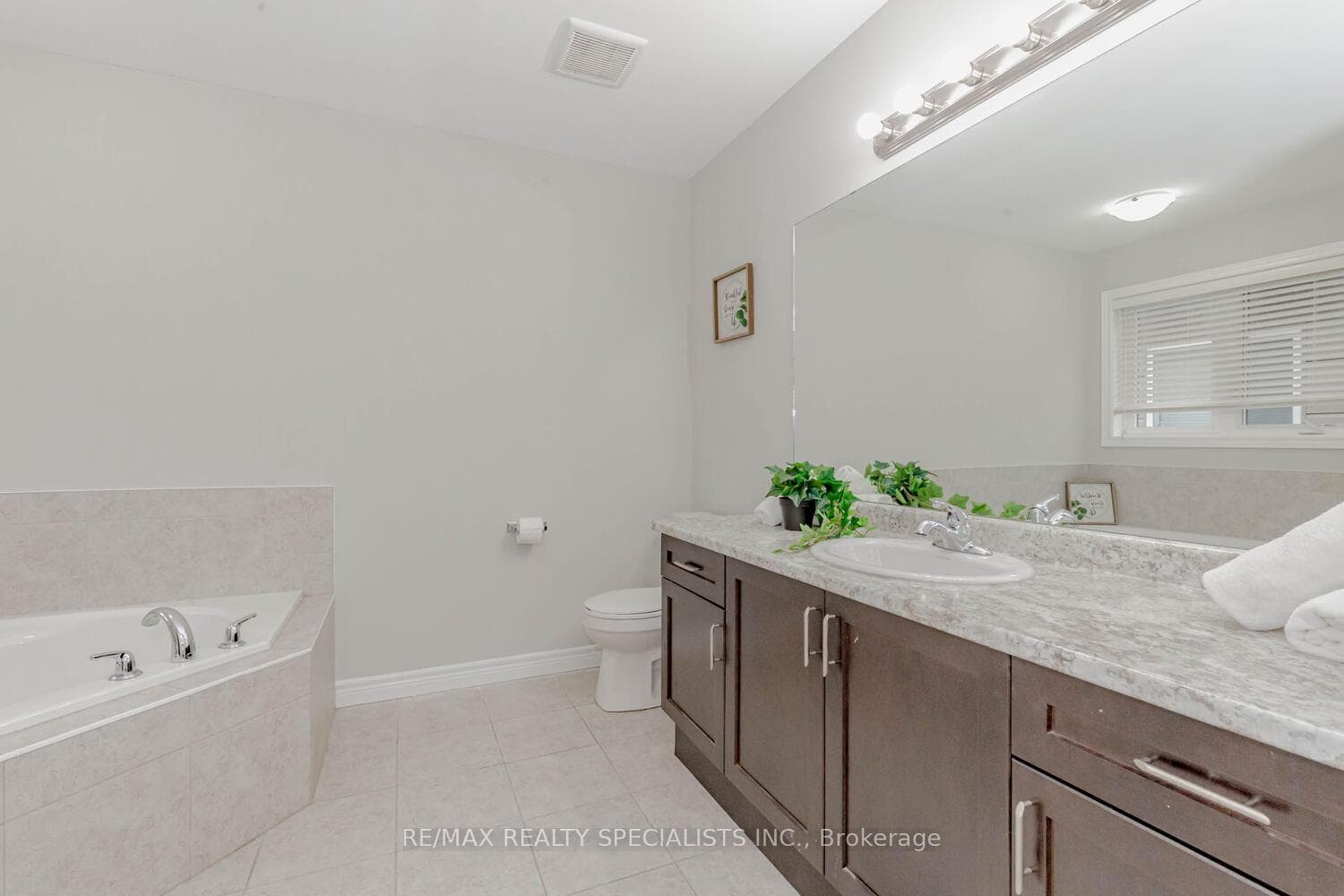 170 Dalgleish Trail photo 32