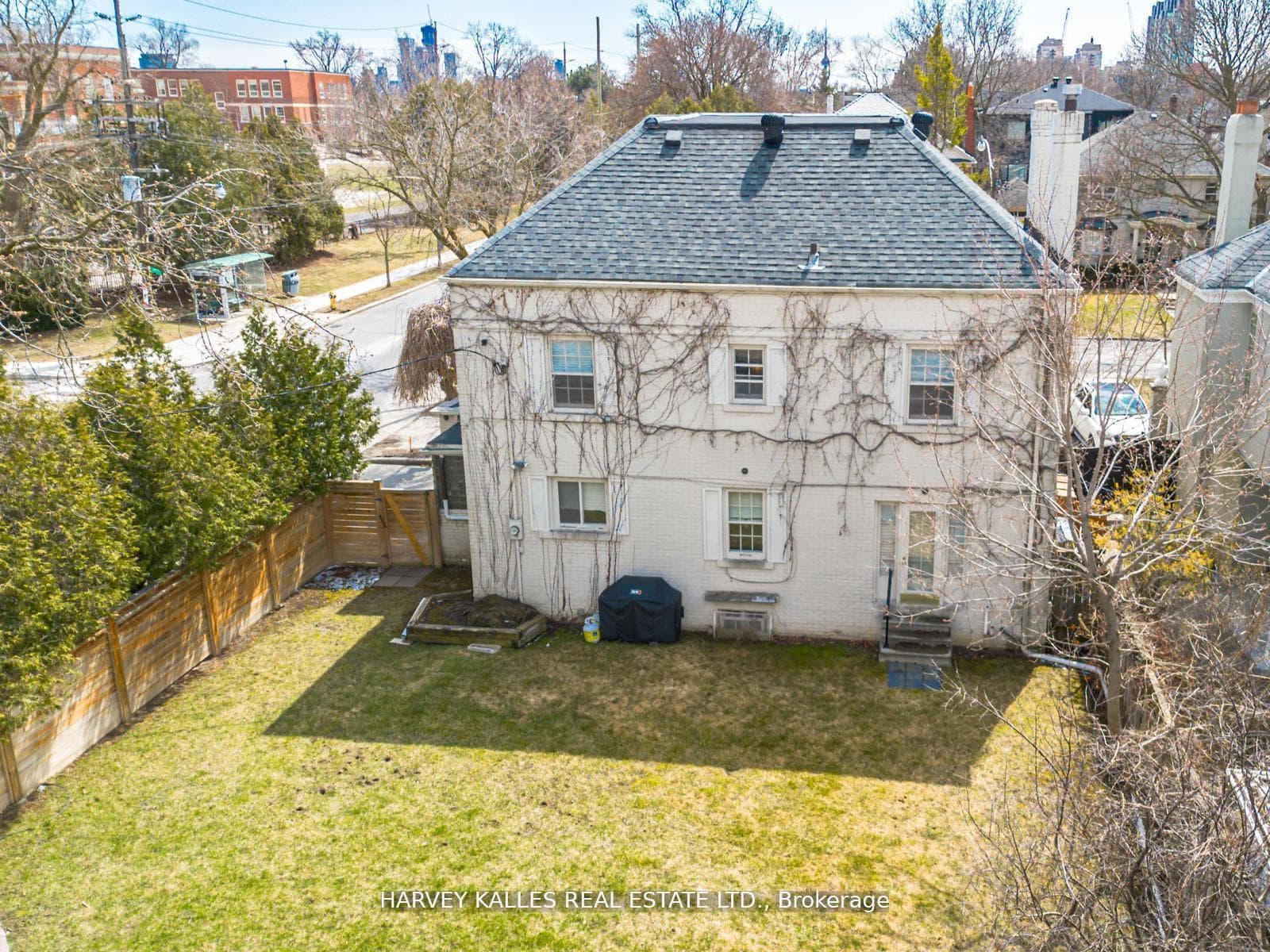2 Silverwood Avenue photo 40
