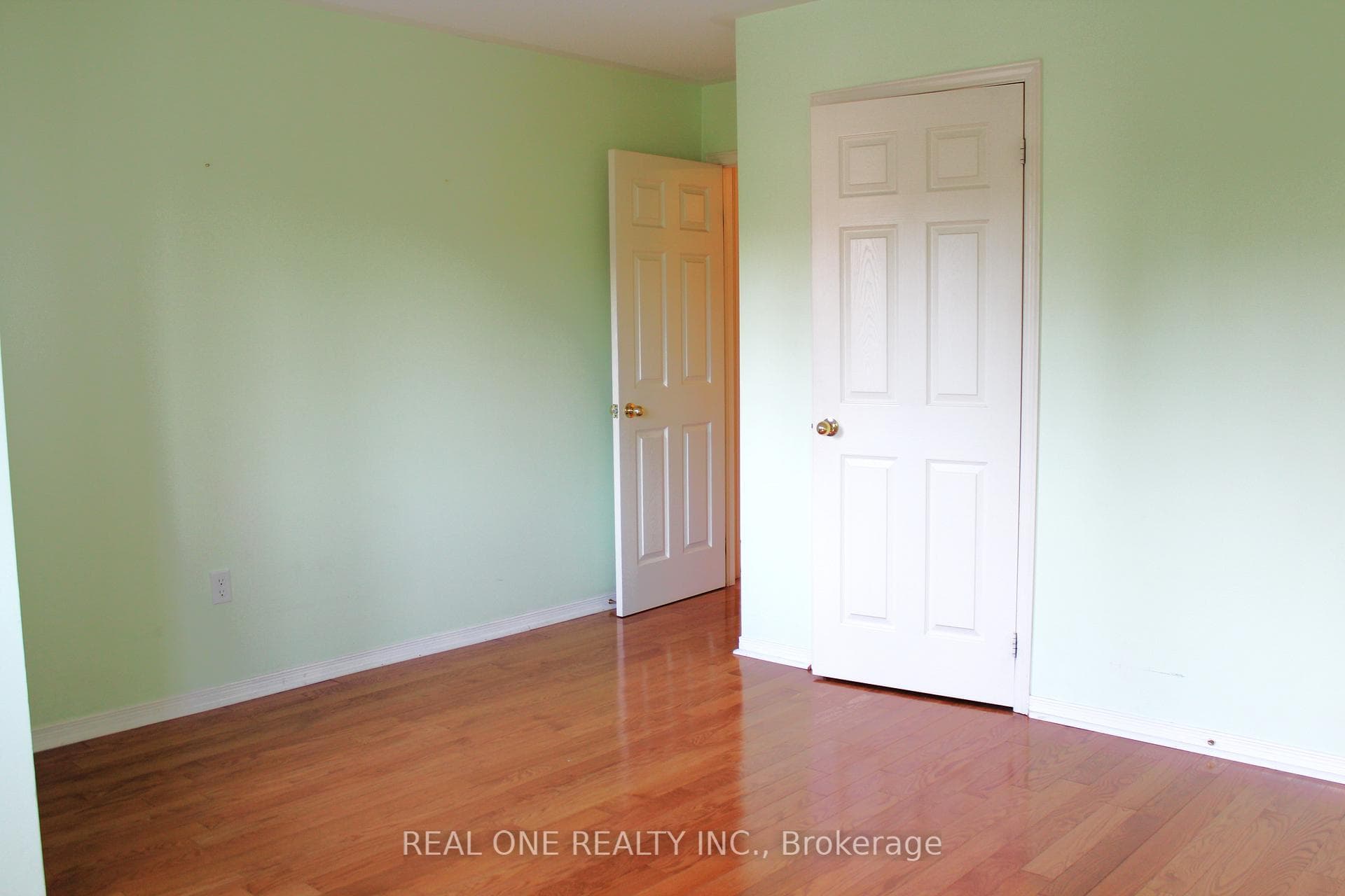 42 Levellands Crescent photo 20