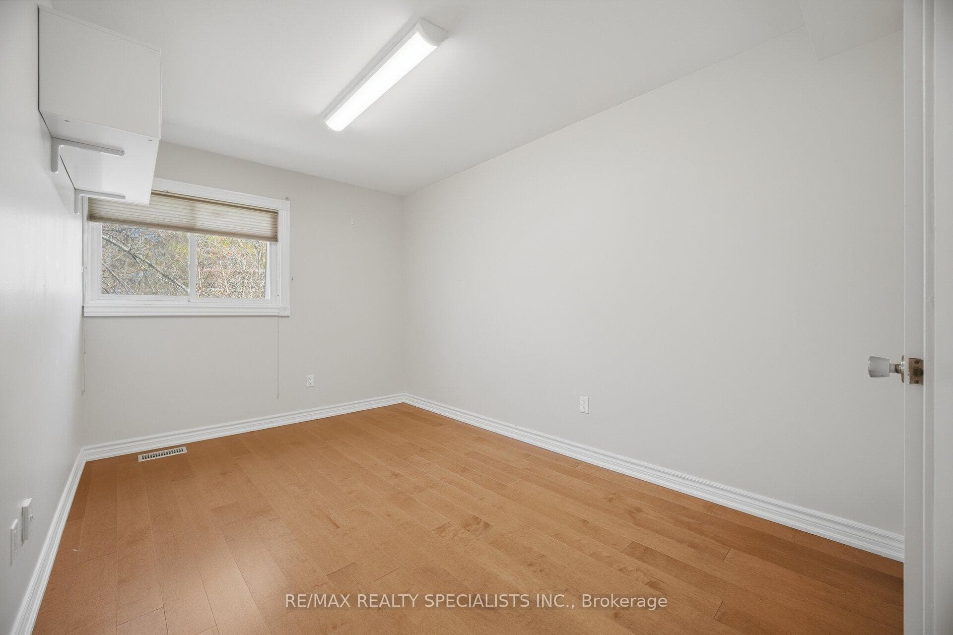 701 Burnhamthorpe Road Unit 106 photo 31
