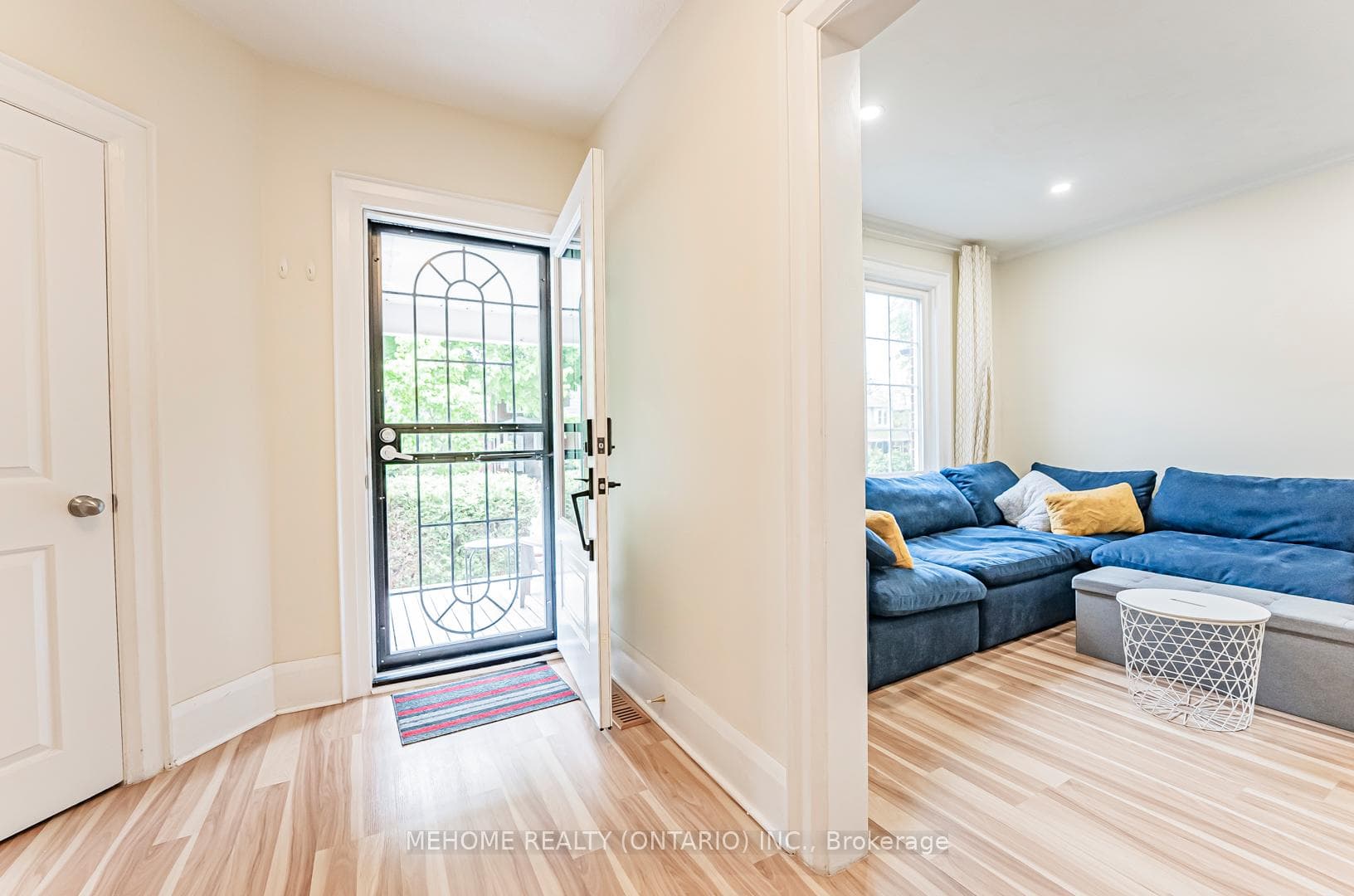 558 Hillsdale Avenue photo 4