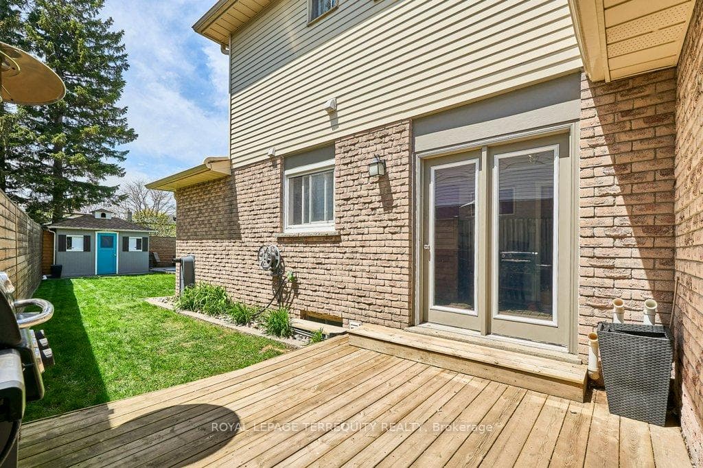 798 Greenbriar Drive photo 31