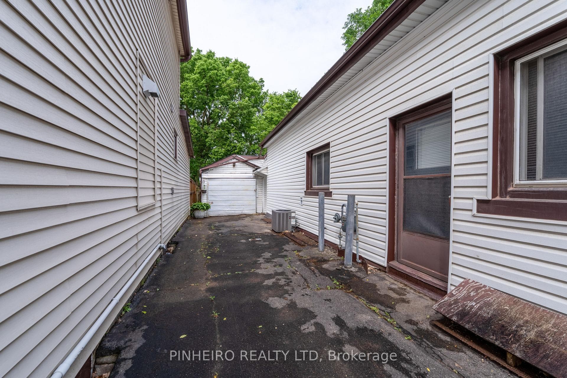 161 Dreaney Avenue photo 29