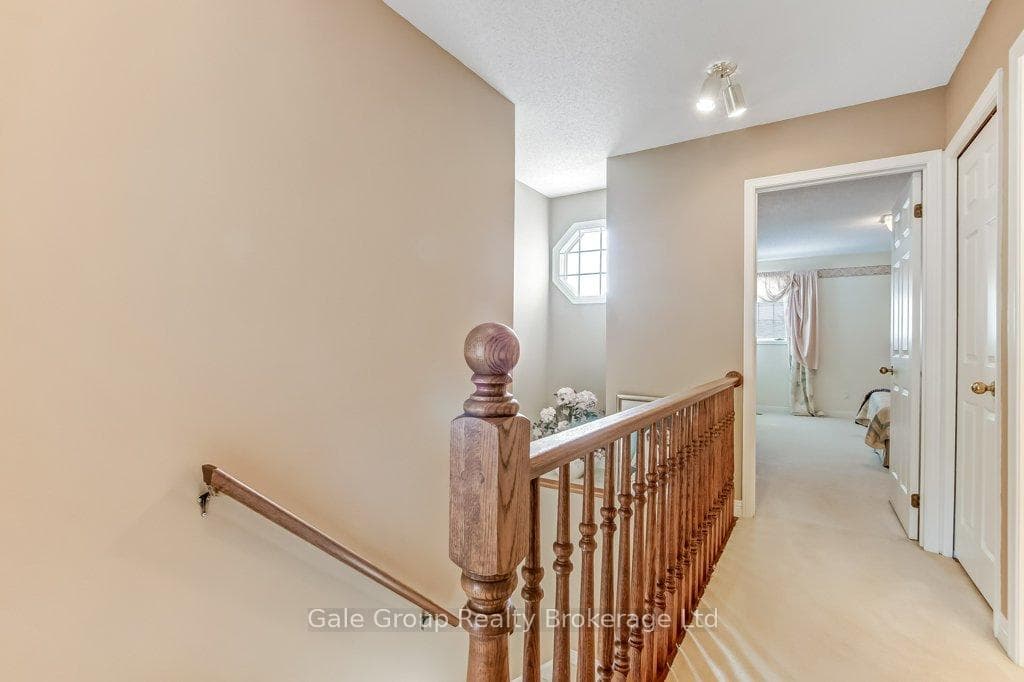 699 Lansdowne Avenue photo 19