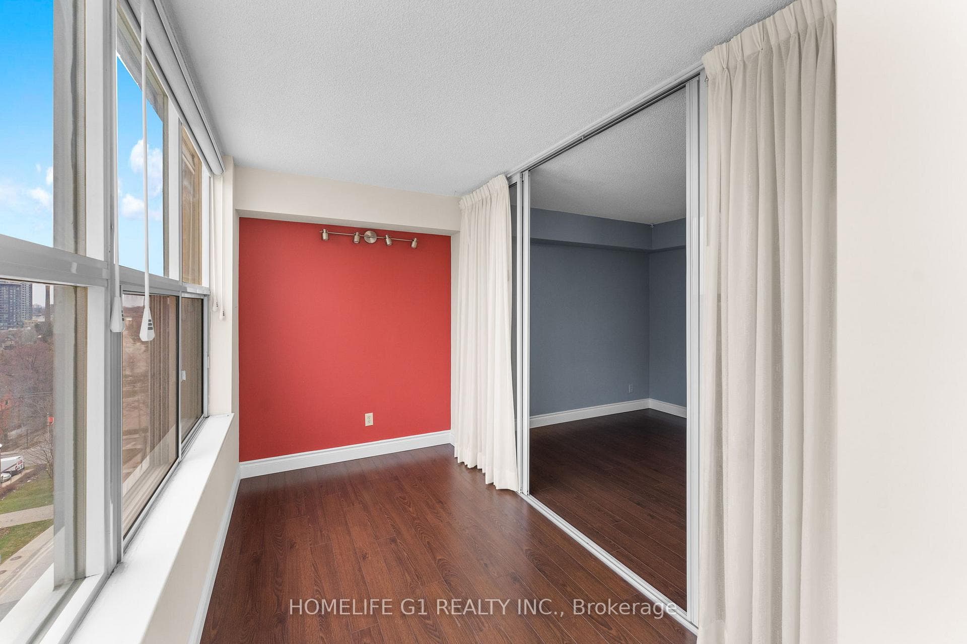 150 Queen Street Unit 804 photo 11