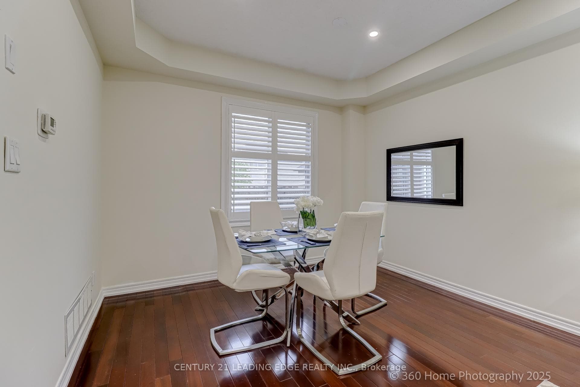 59 SANDFORD Crescent photo 4