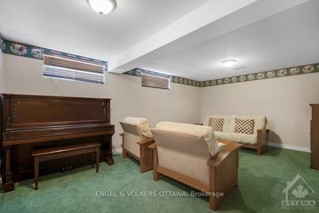 6 CARBERY Drive photo 24