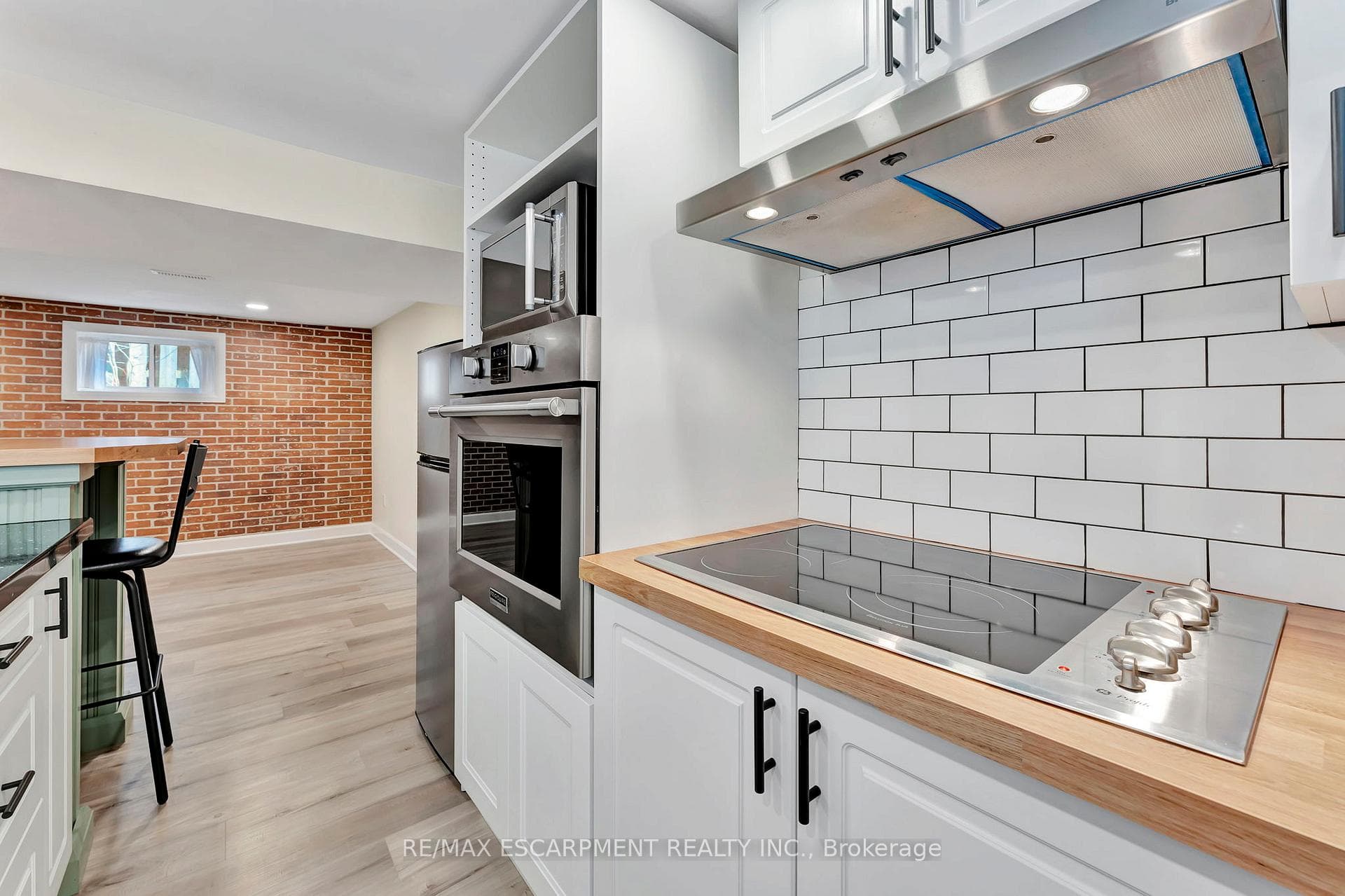 92 East 43rd Street photo 20