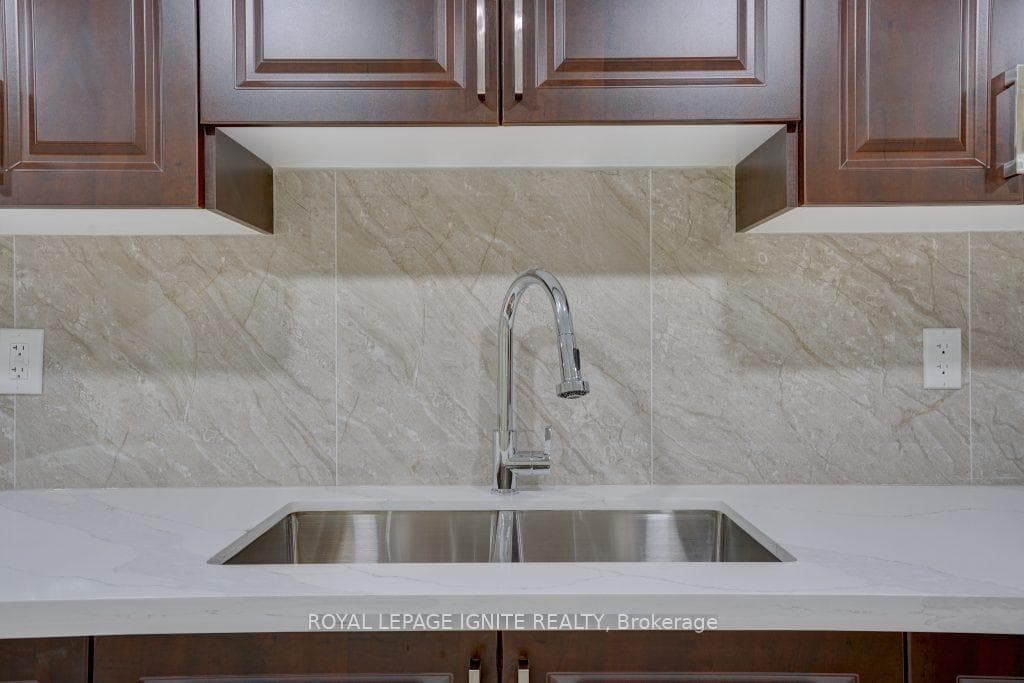 5 Anjac Crescent Unit Bsmt photo 6