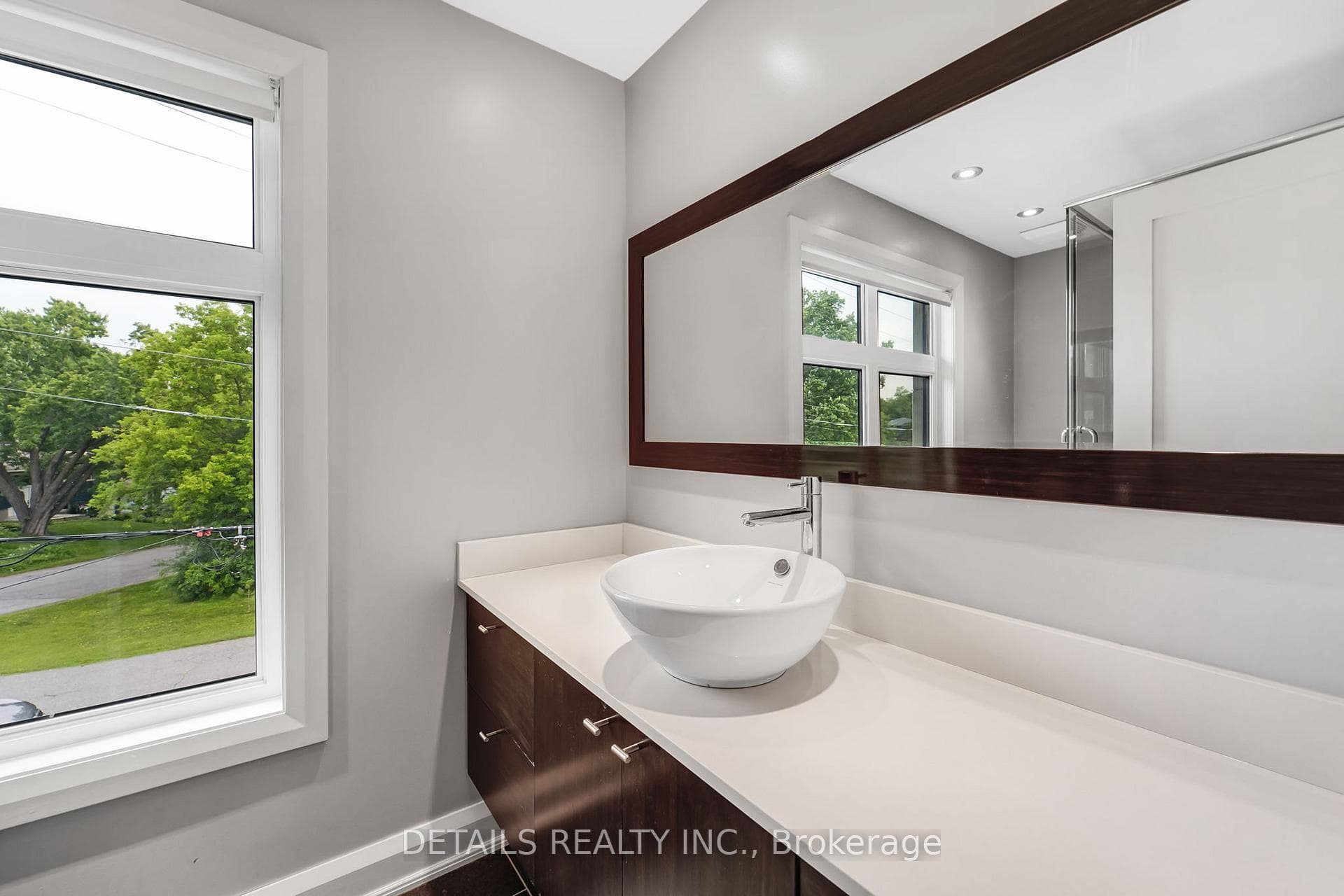71 Eleanor Drive photo 26