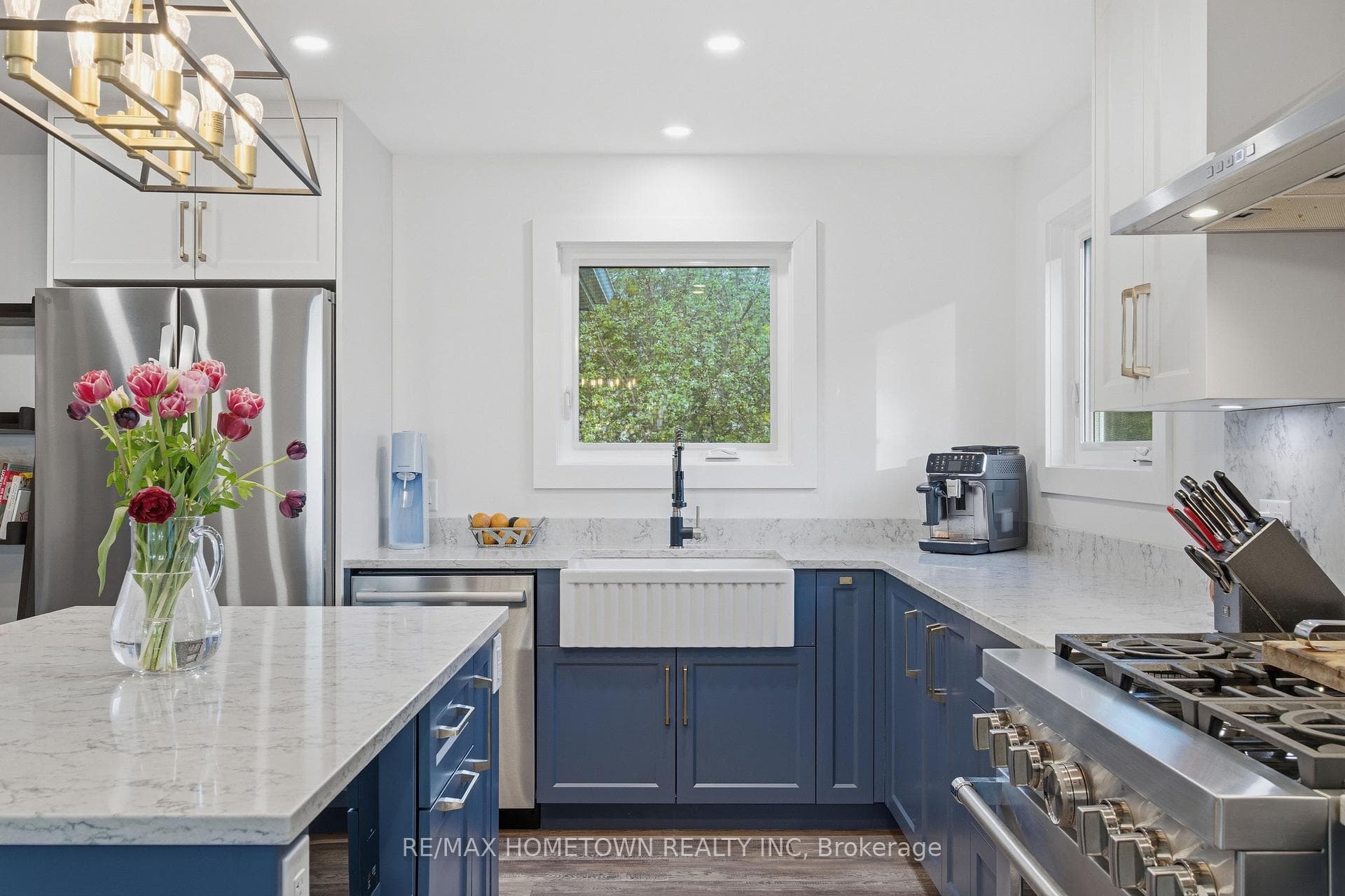 594 Lyndhurst Road photo 12