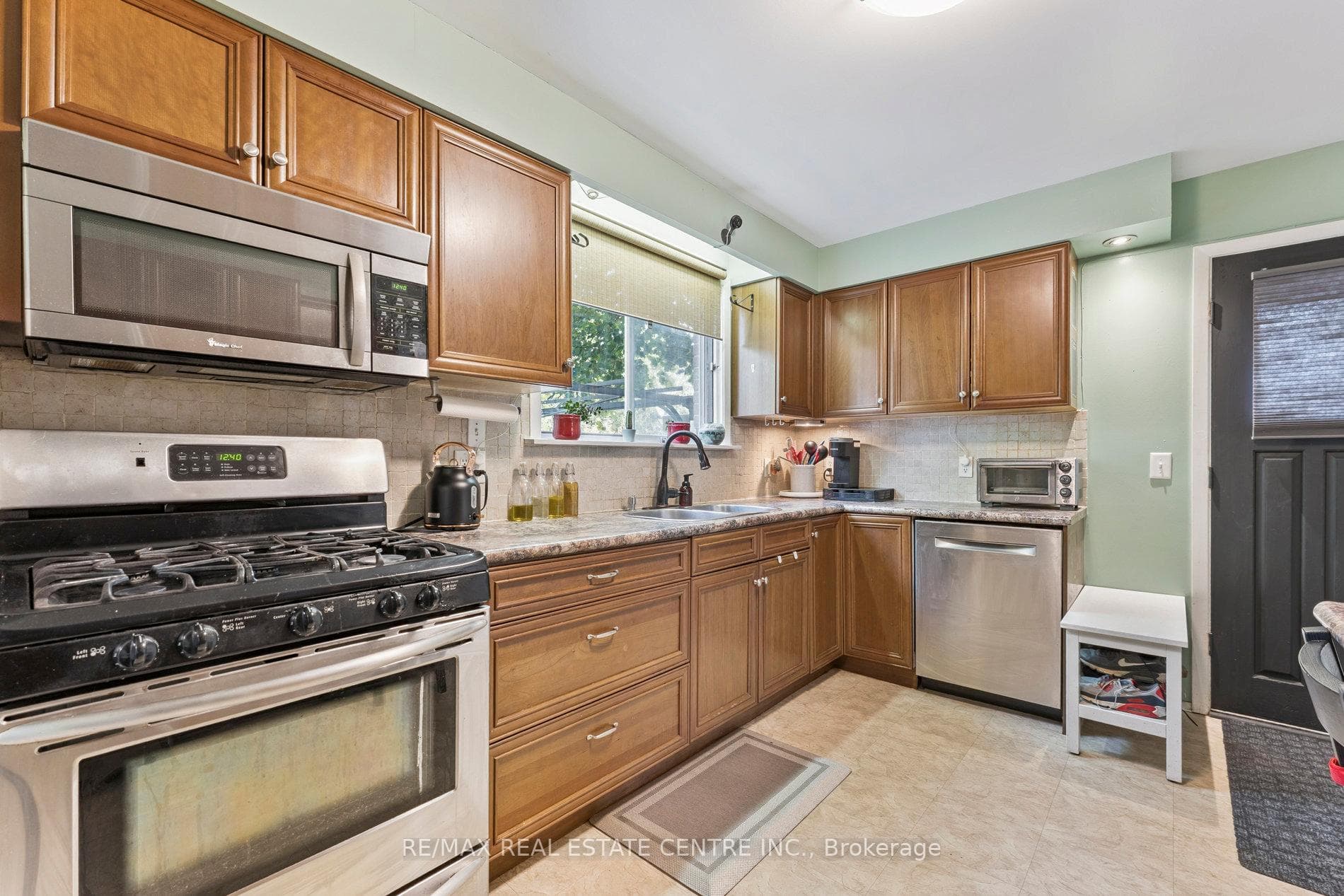 102 Rutherford Road photo 13