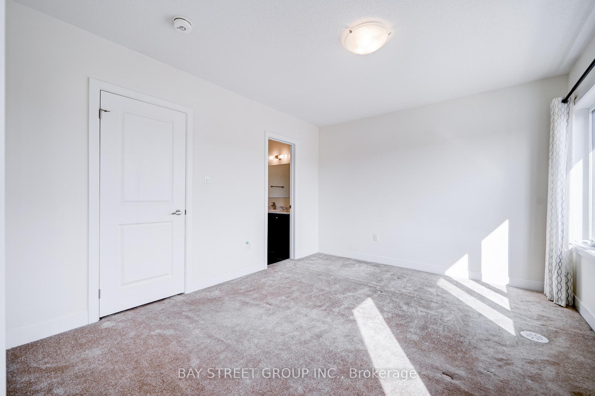 11 Donald Fleming Way photo 33