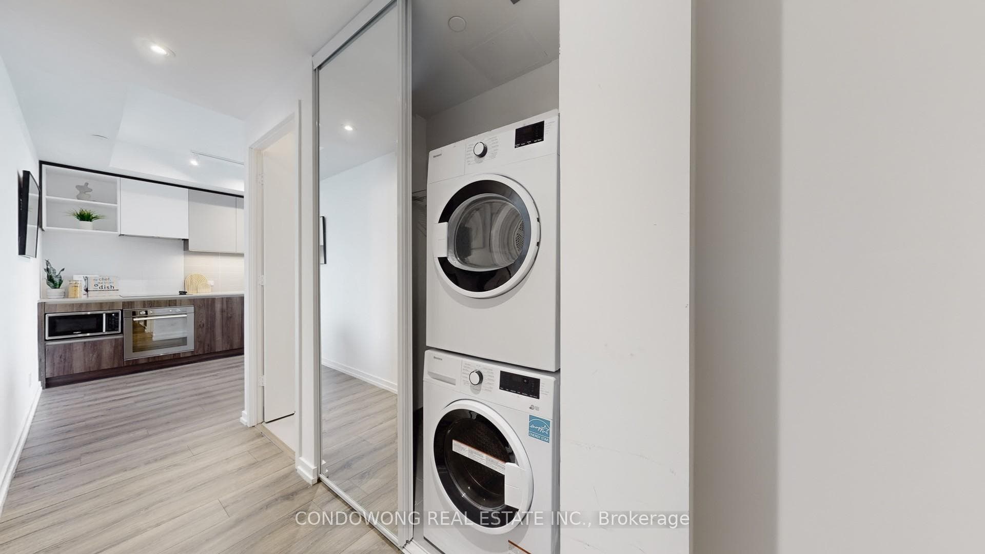 Full Size Washer and Dryer