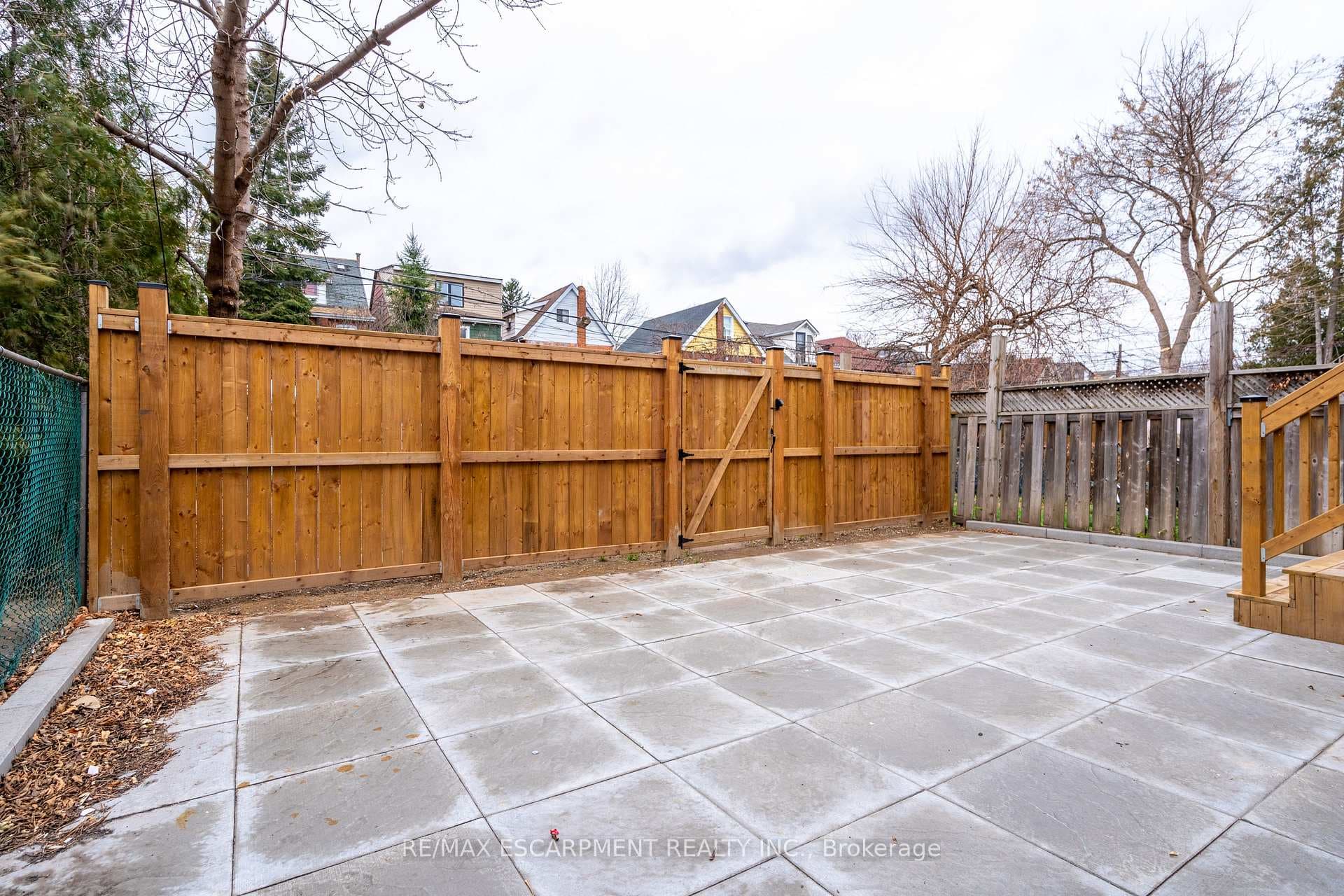 204 Balsam Avenue photo 46