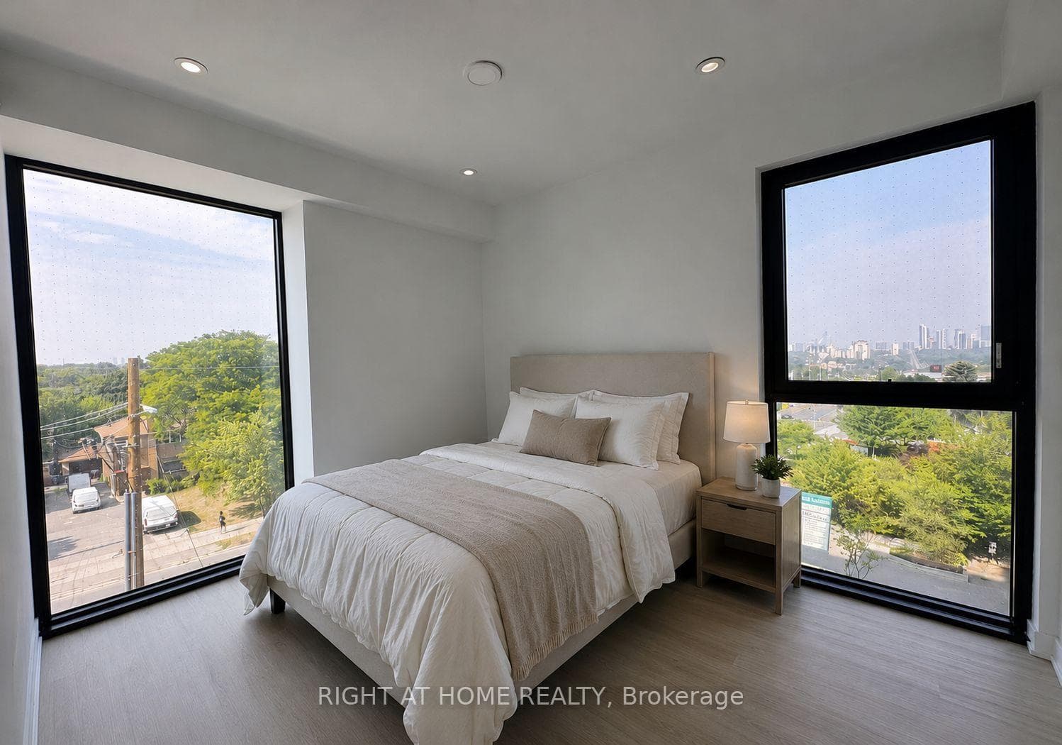 699 Sheppard Avenue Unit 520 photo 6