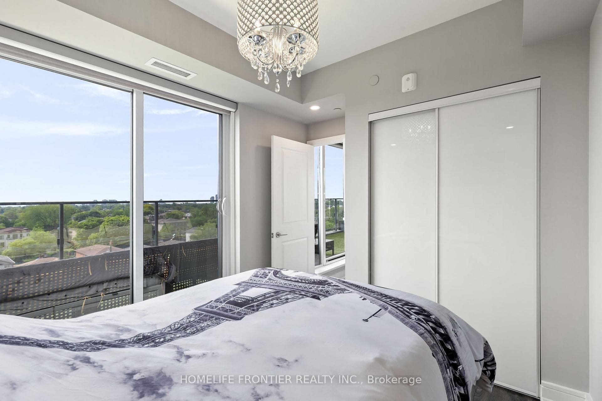741 Sheppard Avenue Unit 803 photo 24