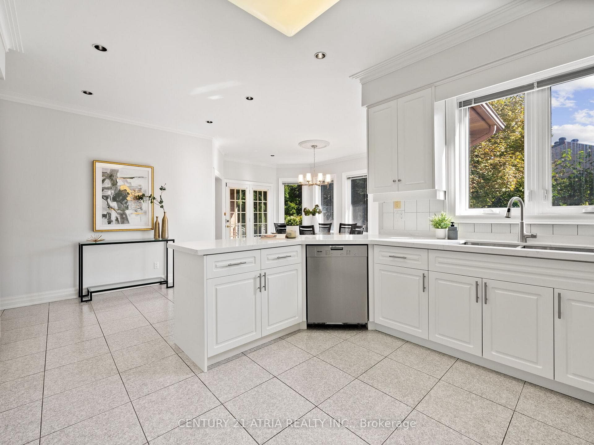 59 Leicester Road photo 17