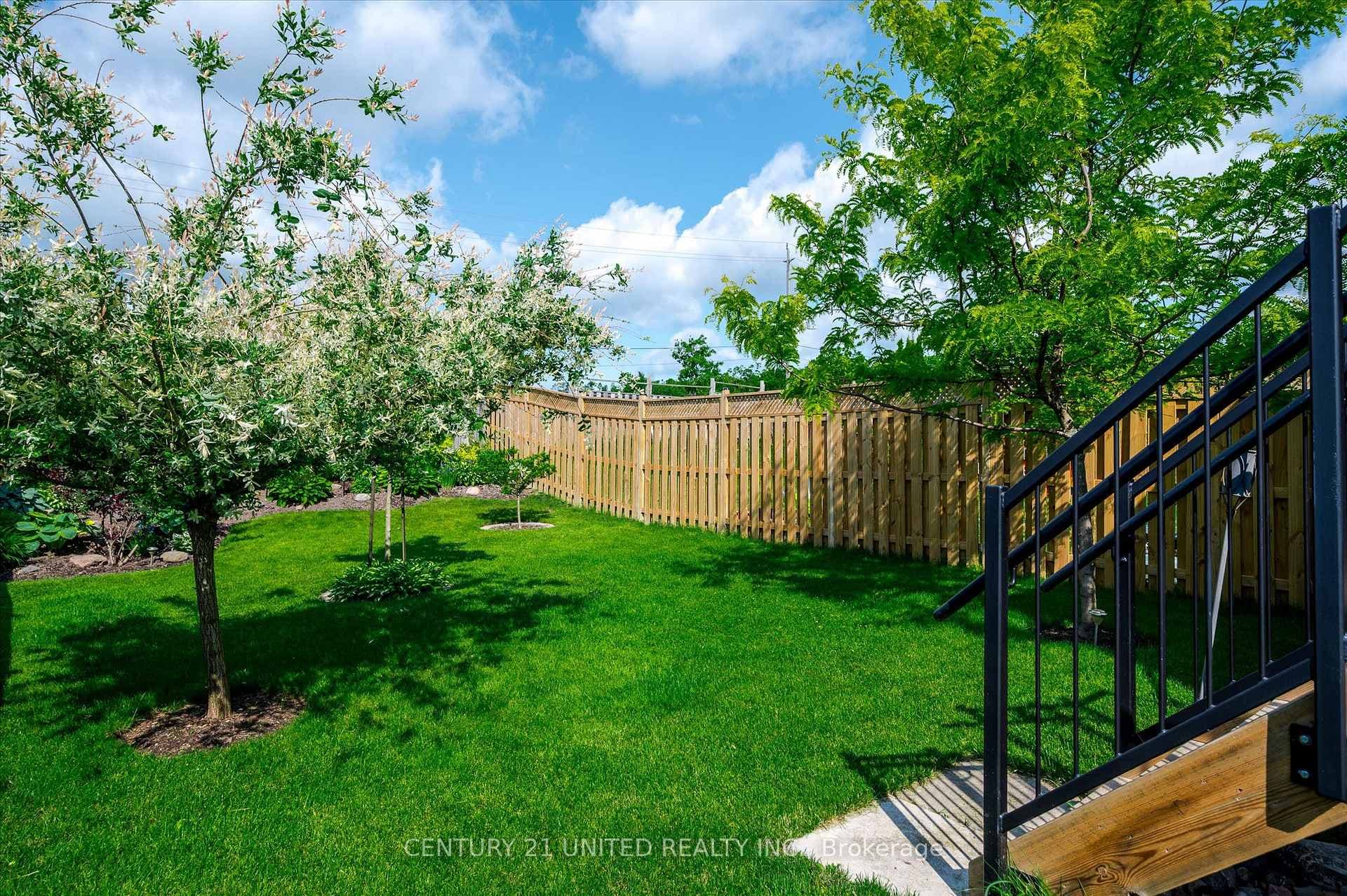 610 Clancy Crescent photo 45