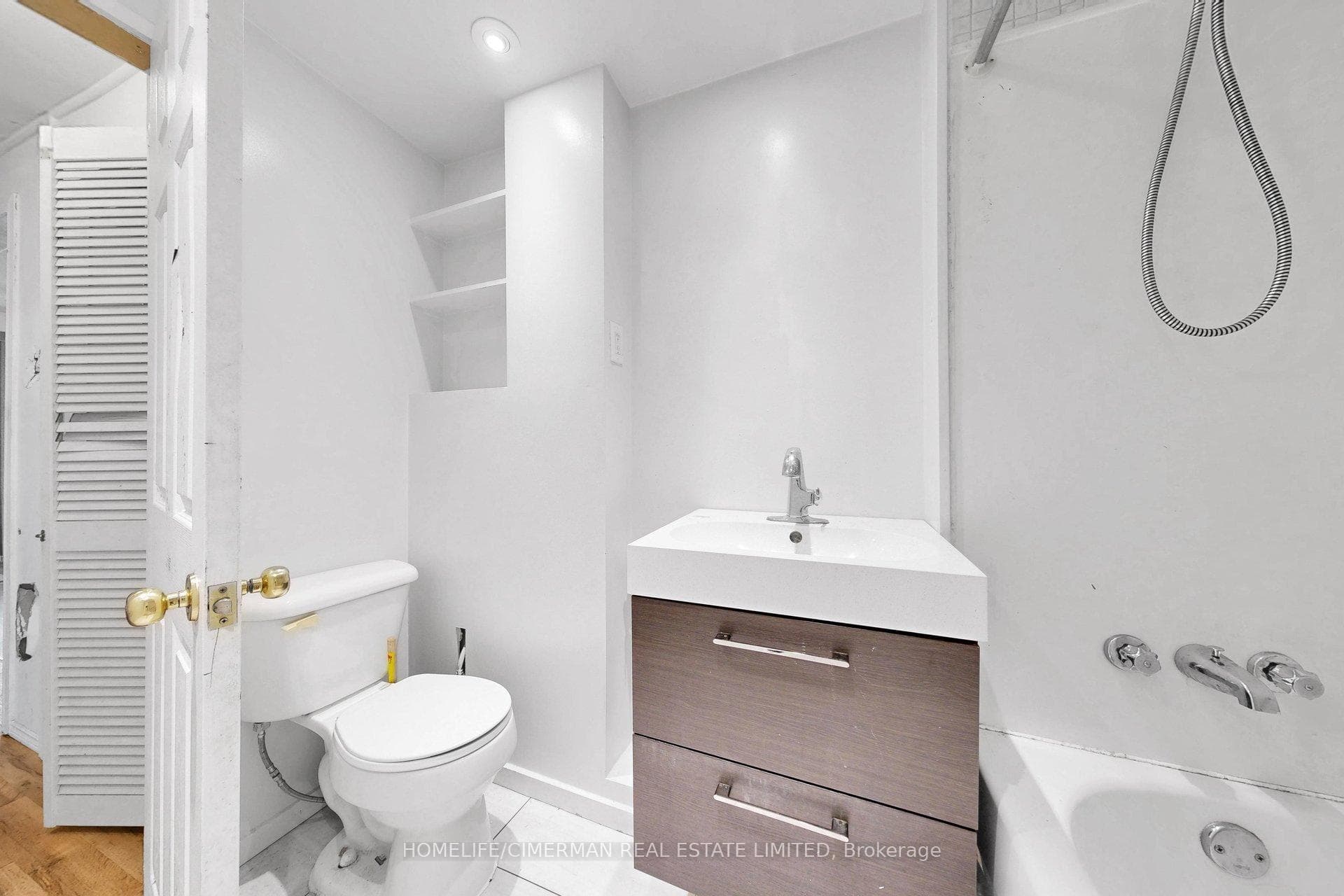 166 Normanhurst Avenue photo 7