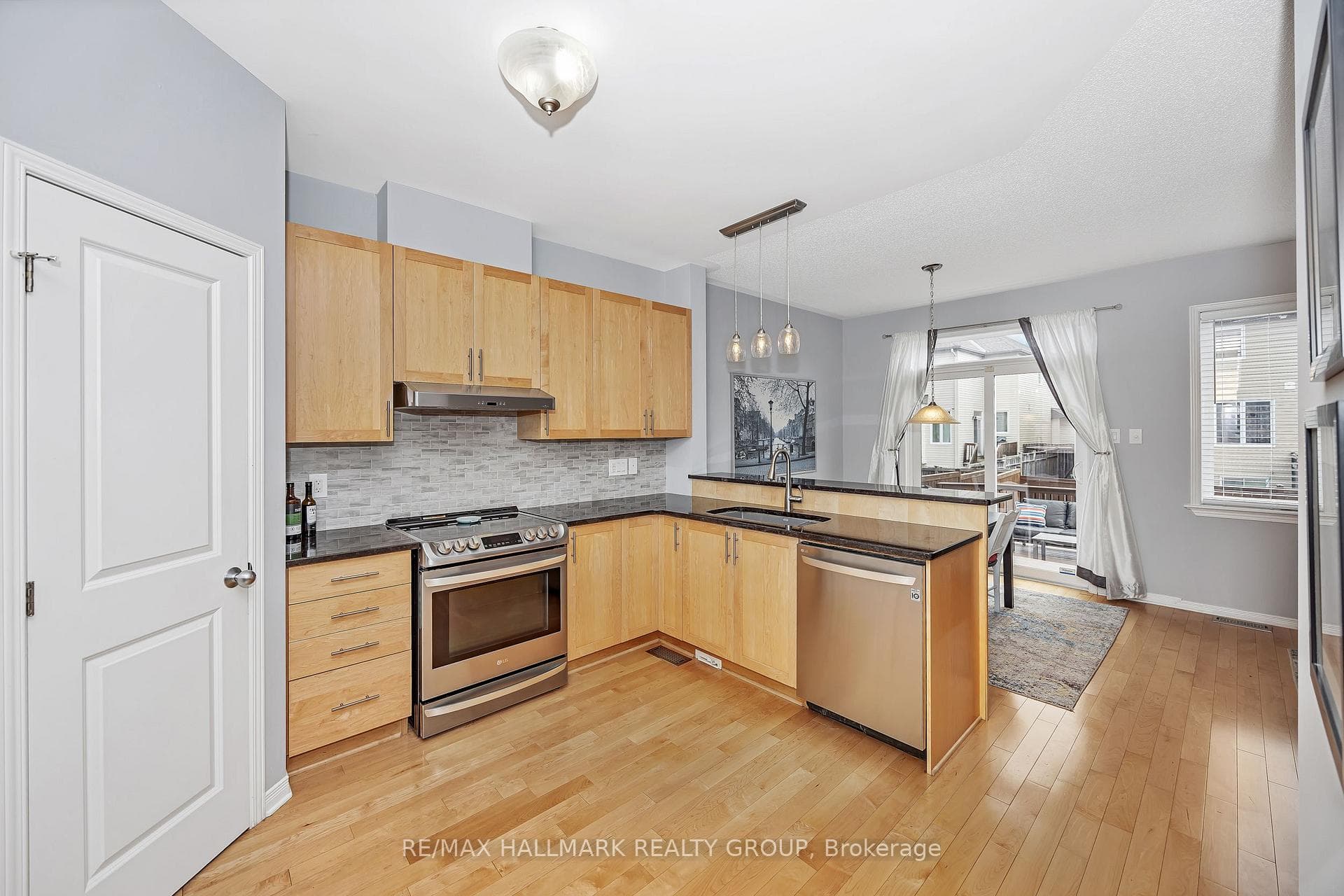 218 Harthill Way photo 15