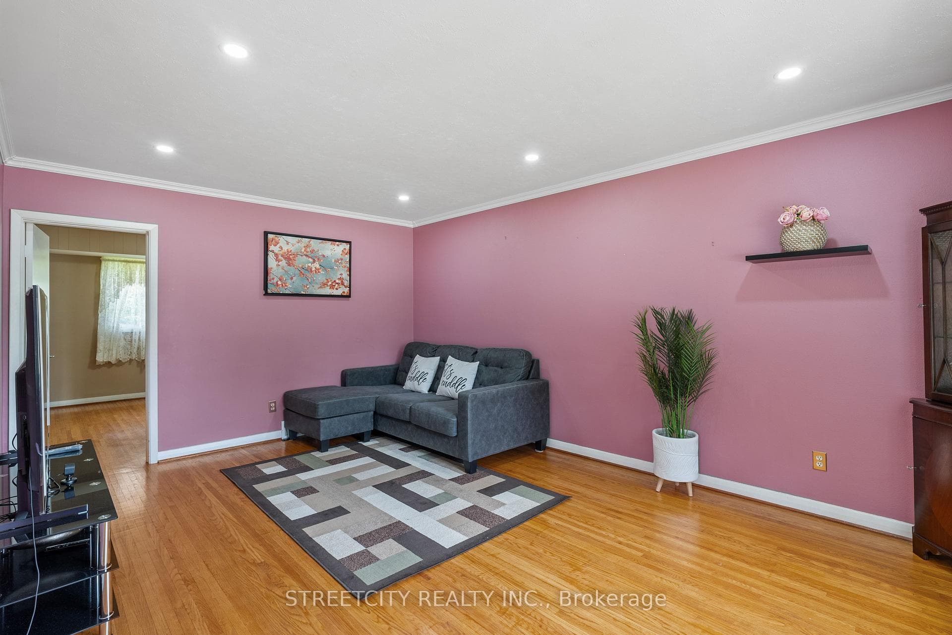 937 Luxton Drive photo 5