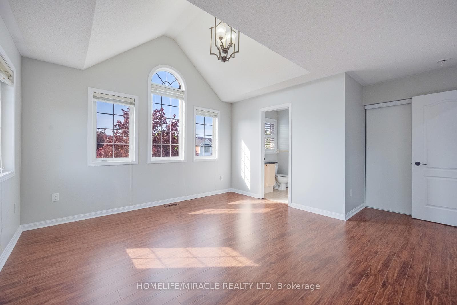 17 Latania Boulevard photo 28