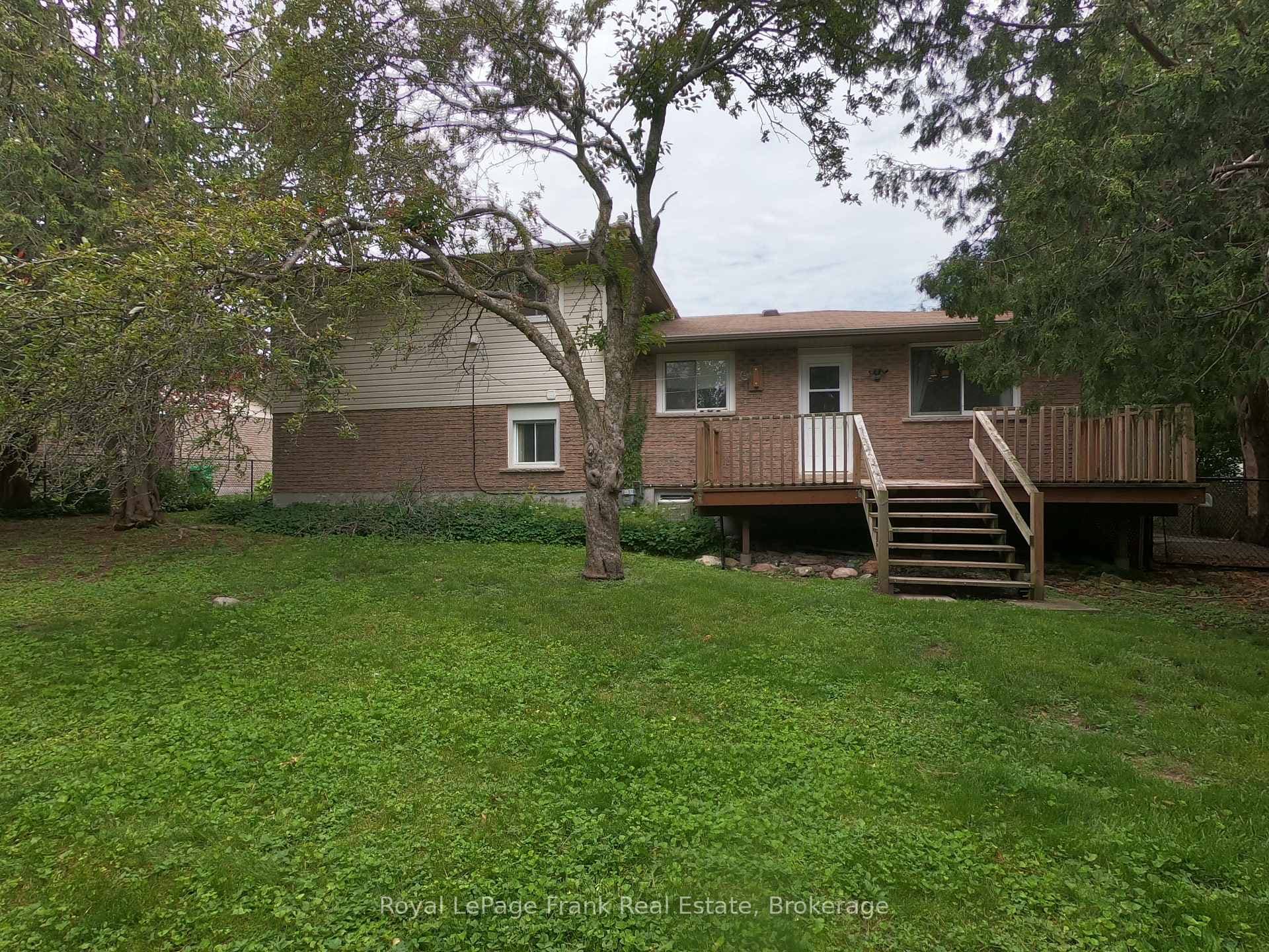 Shared Rear Yard & Exclusive Rear Deck