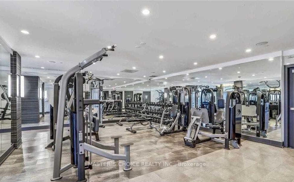 9471 Yonge Street Unit 920 photo 17