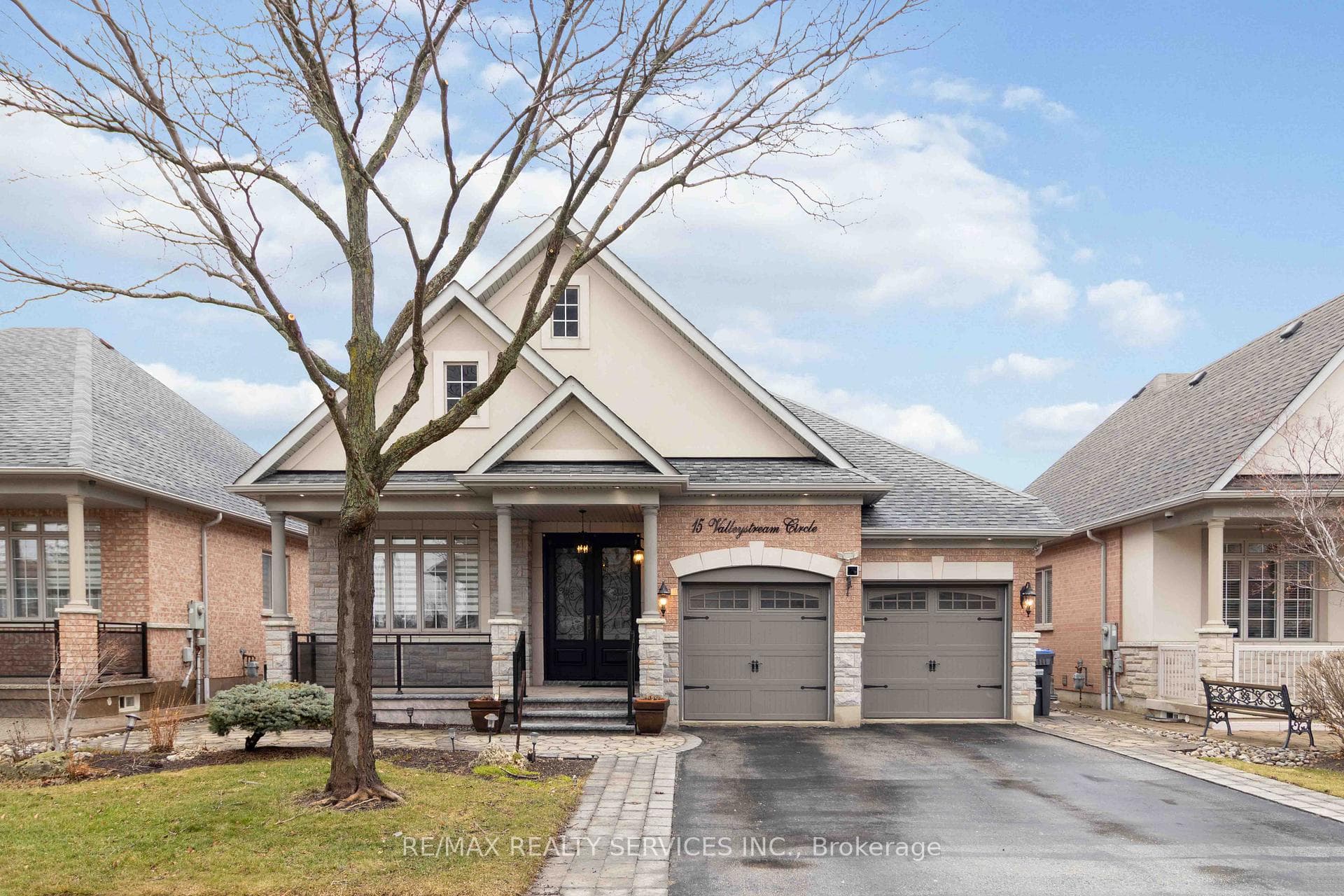 15 Valleystream Circle photo 1